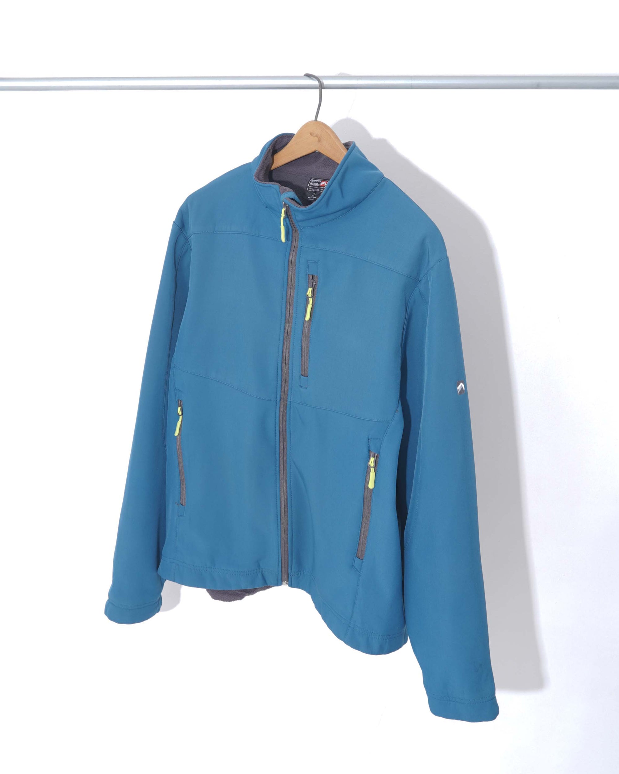 00S OUTFITTER TRADING CO SOFT SHELL JACKET