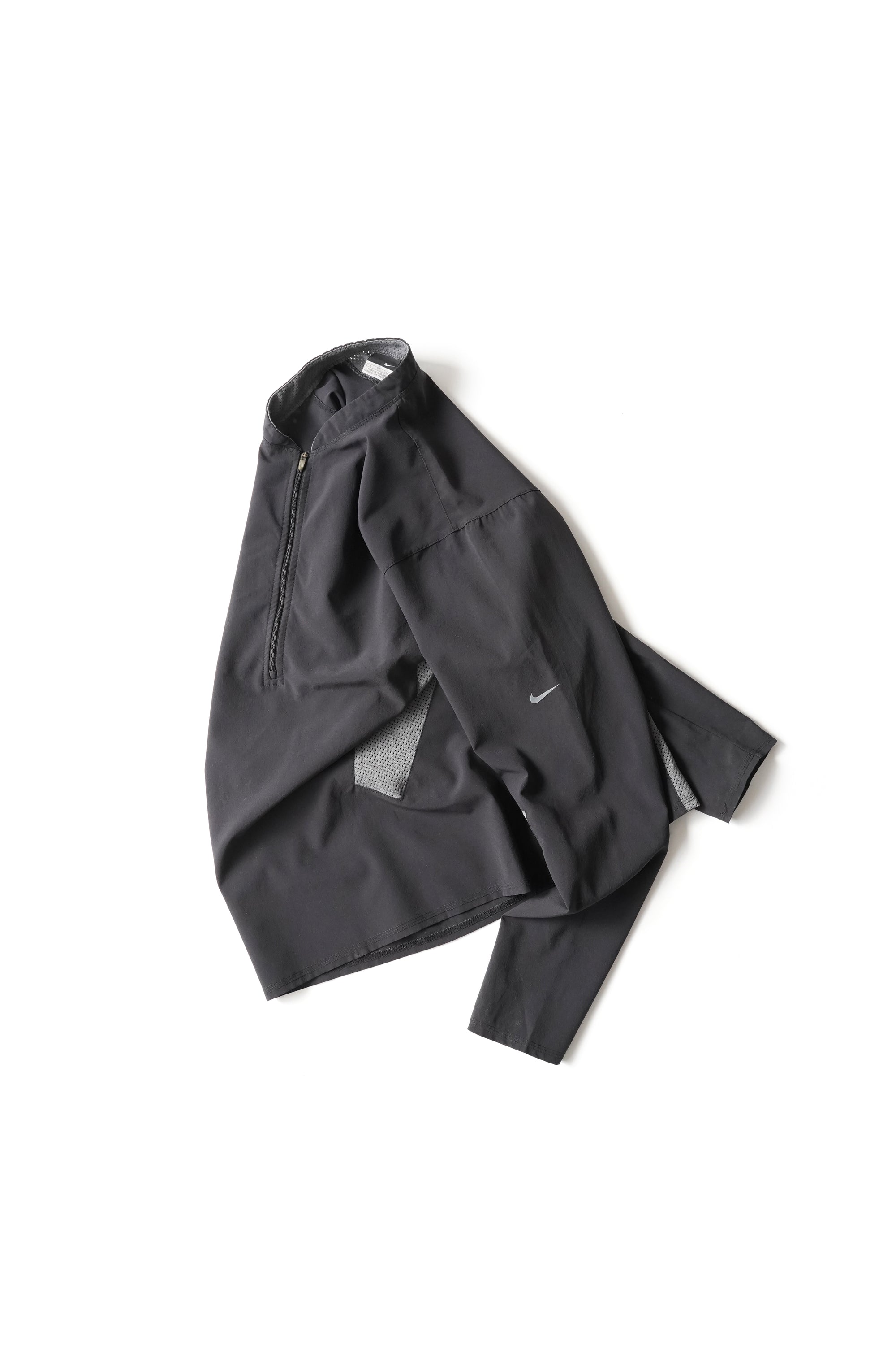 NIKE MESH SWITCHING JACKET