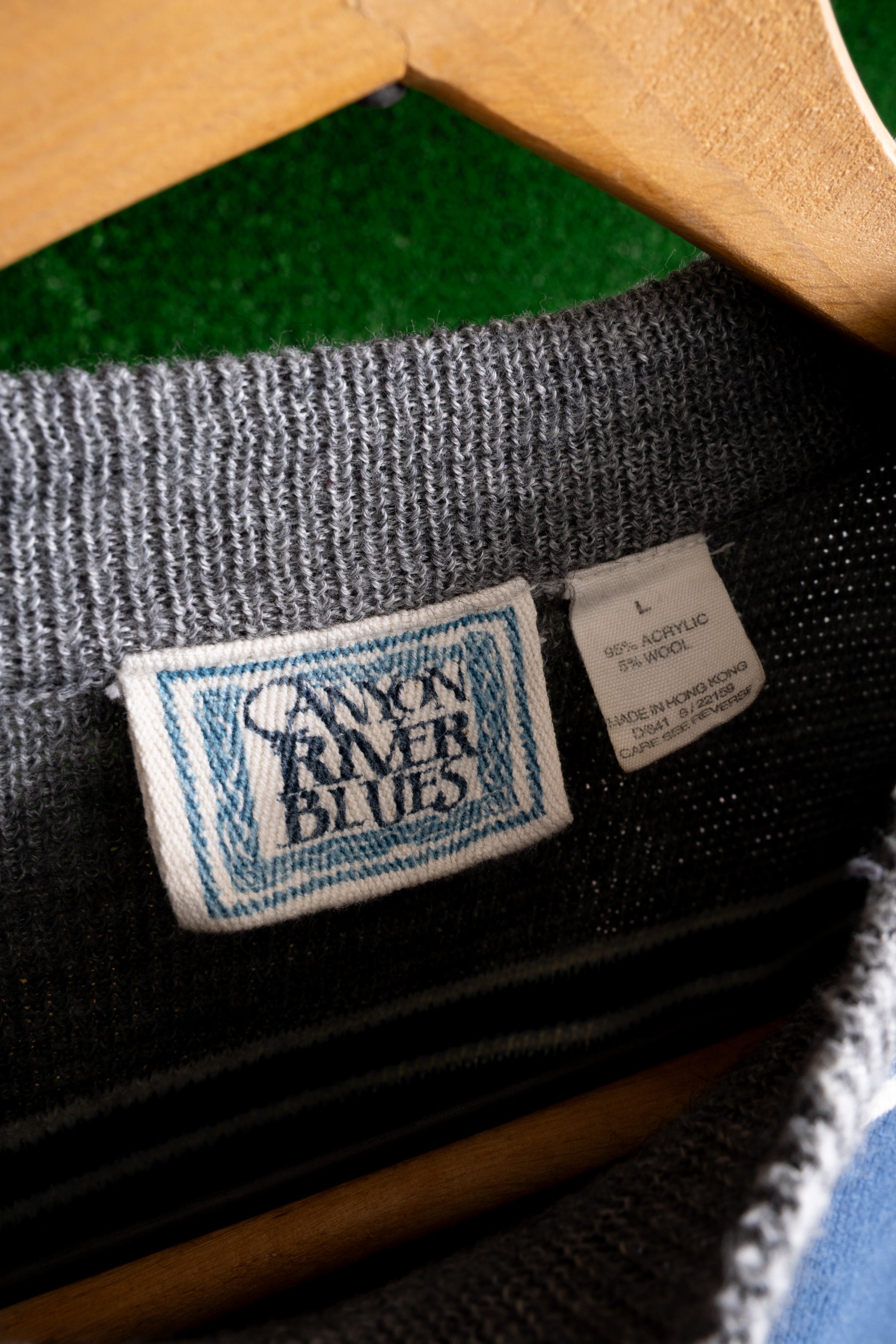 90~00S CANYON RIVER BLUES STRIPED SWEATER