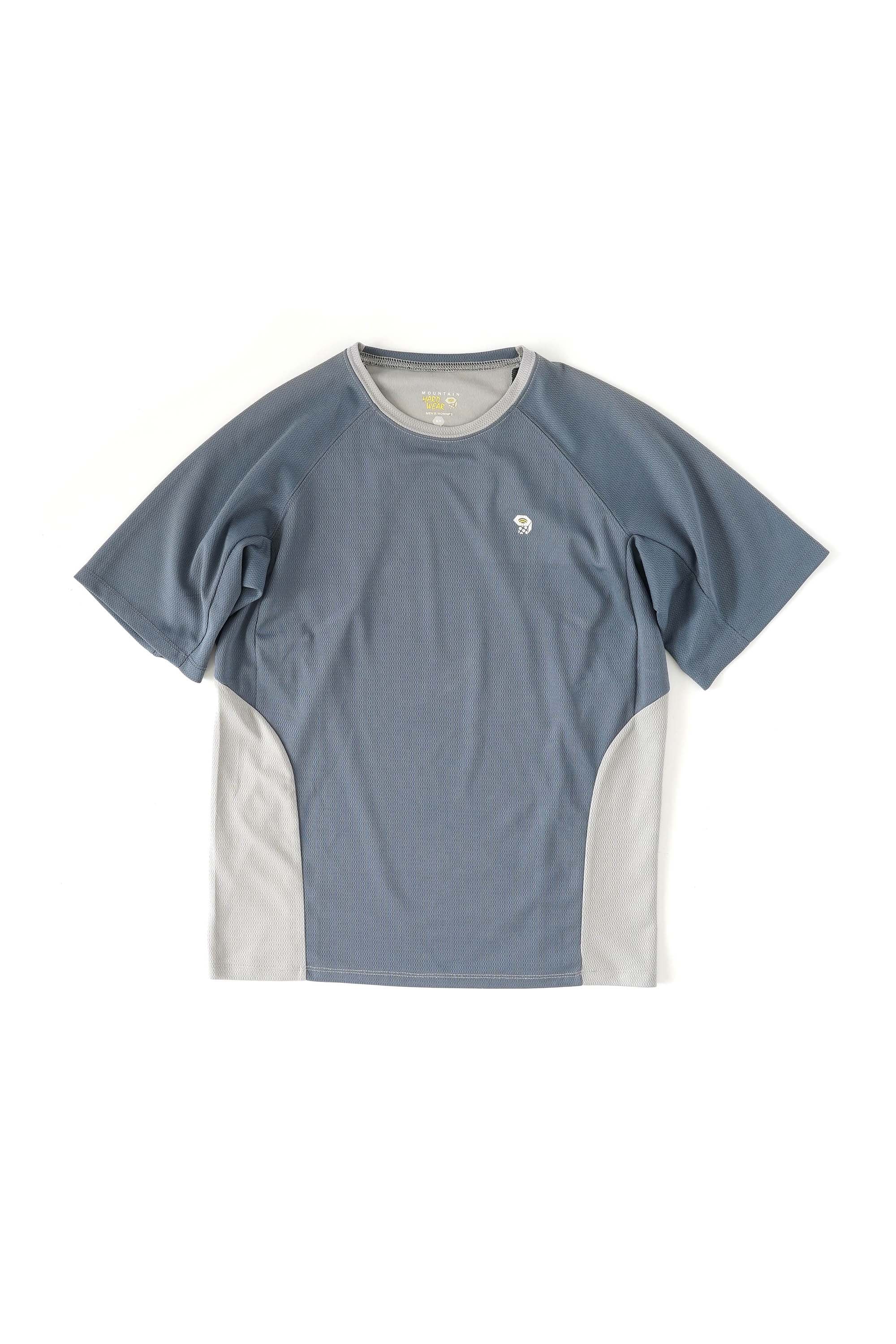 MOUNTAIN HARDWARE T-SHIRT