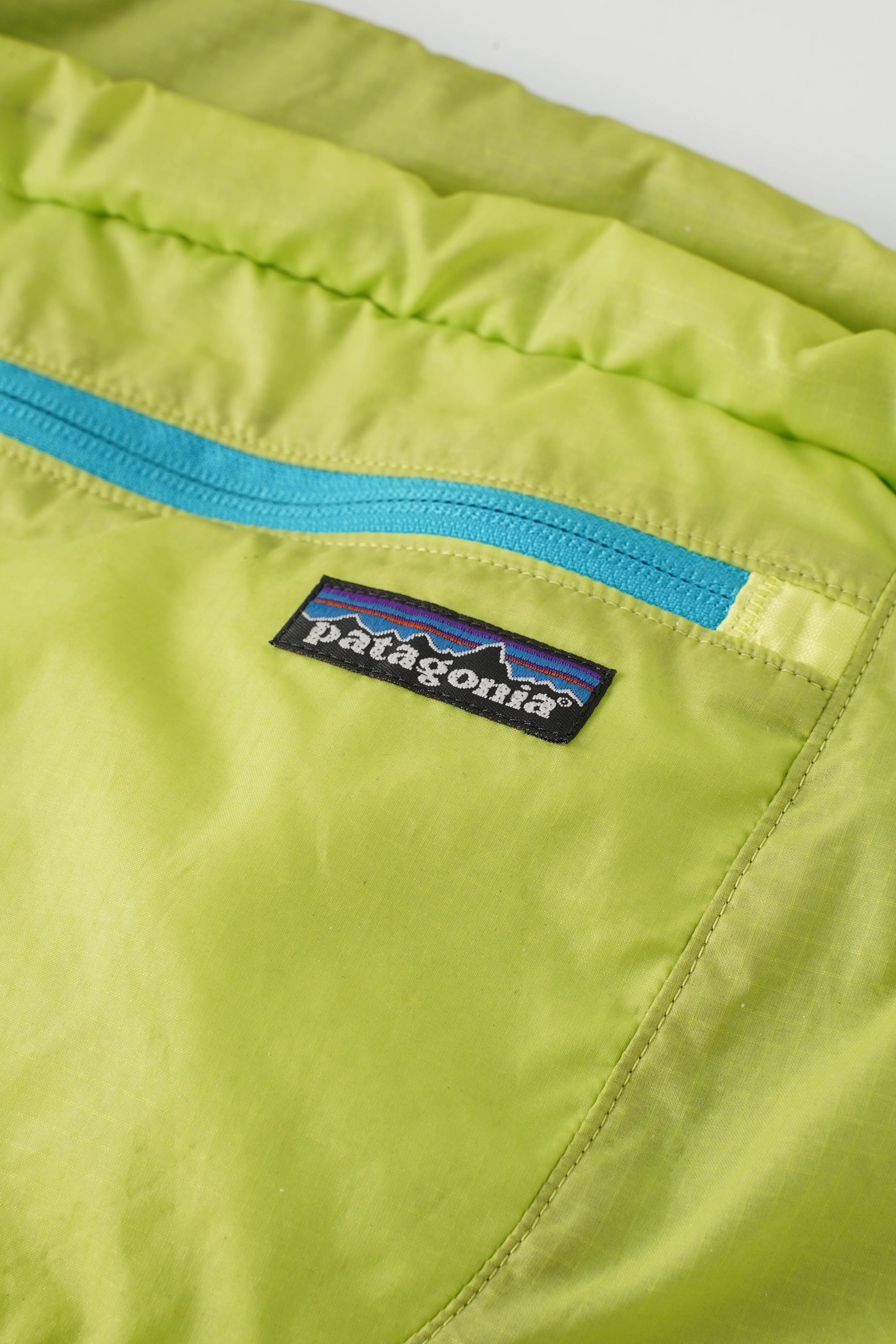 PATAGONIA LIGHT WEIGHT TRAVEL COURIER