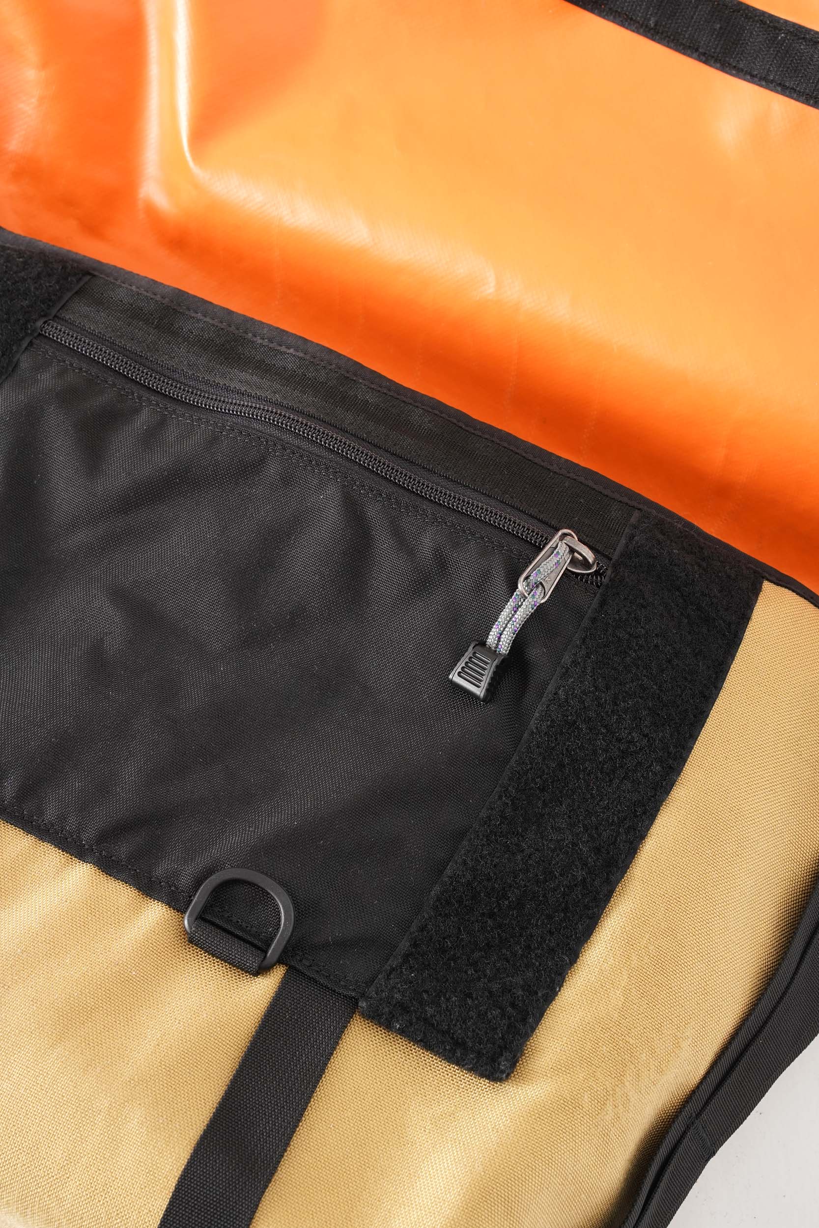 d*m様 PAC DESIGNS パックデザイン メッセンジャーバッグ カナダ製 MADE IN CANADA PAC DESIGNS MESSENGER BAG – KNEW STORE