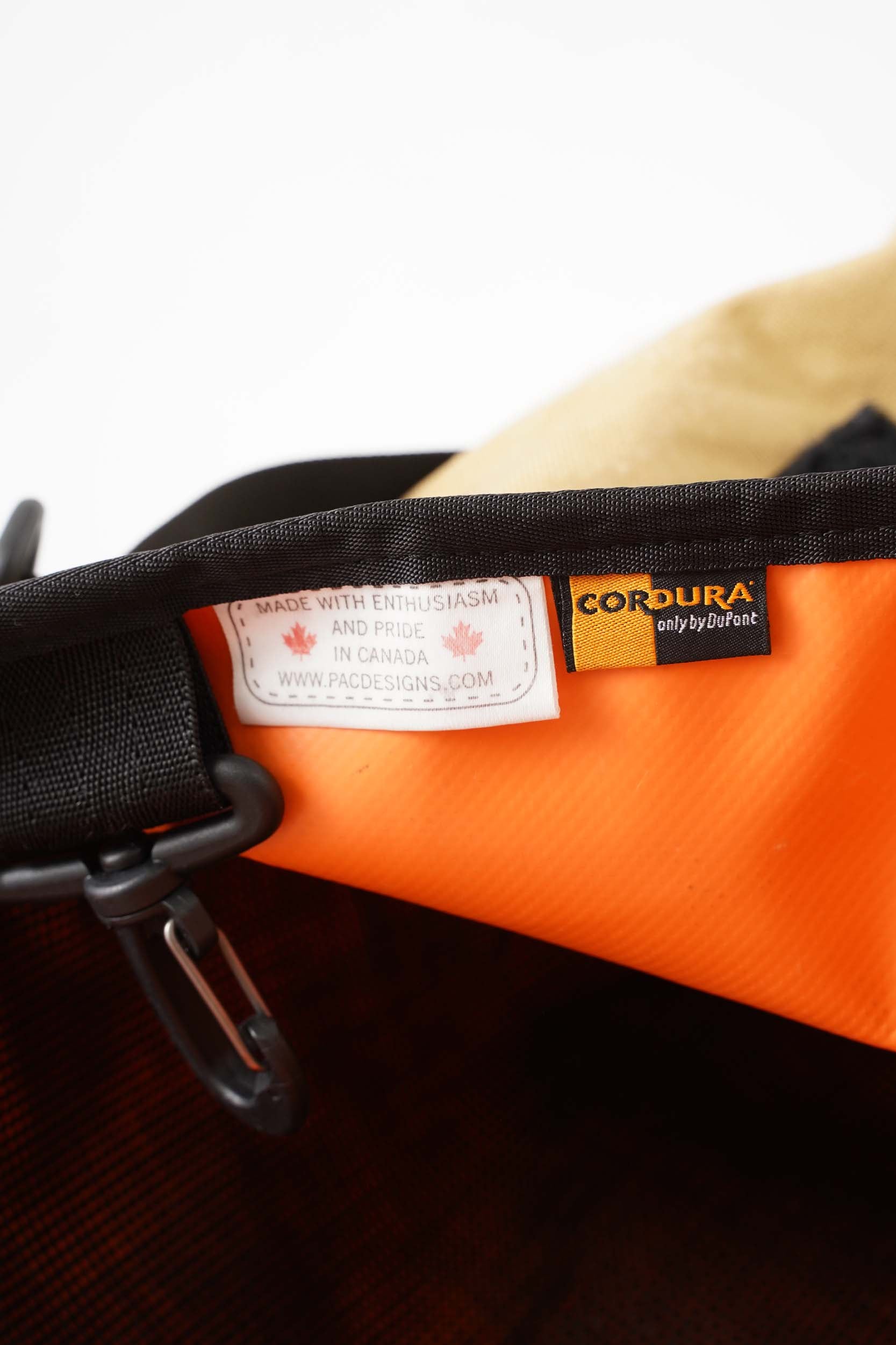 MADE IN CANADA PAC DESIGNS MESSENGER BAG – KNEW STORE