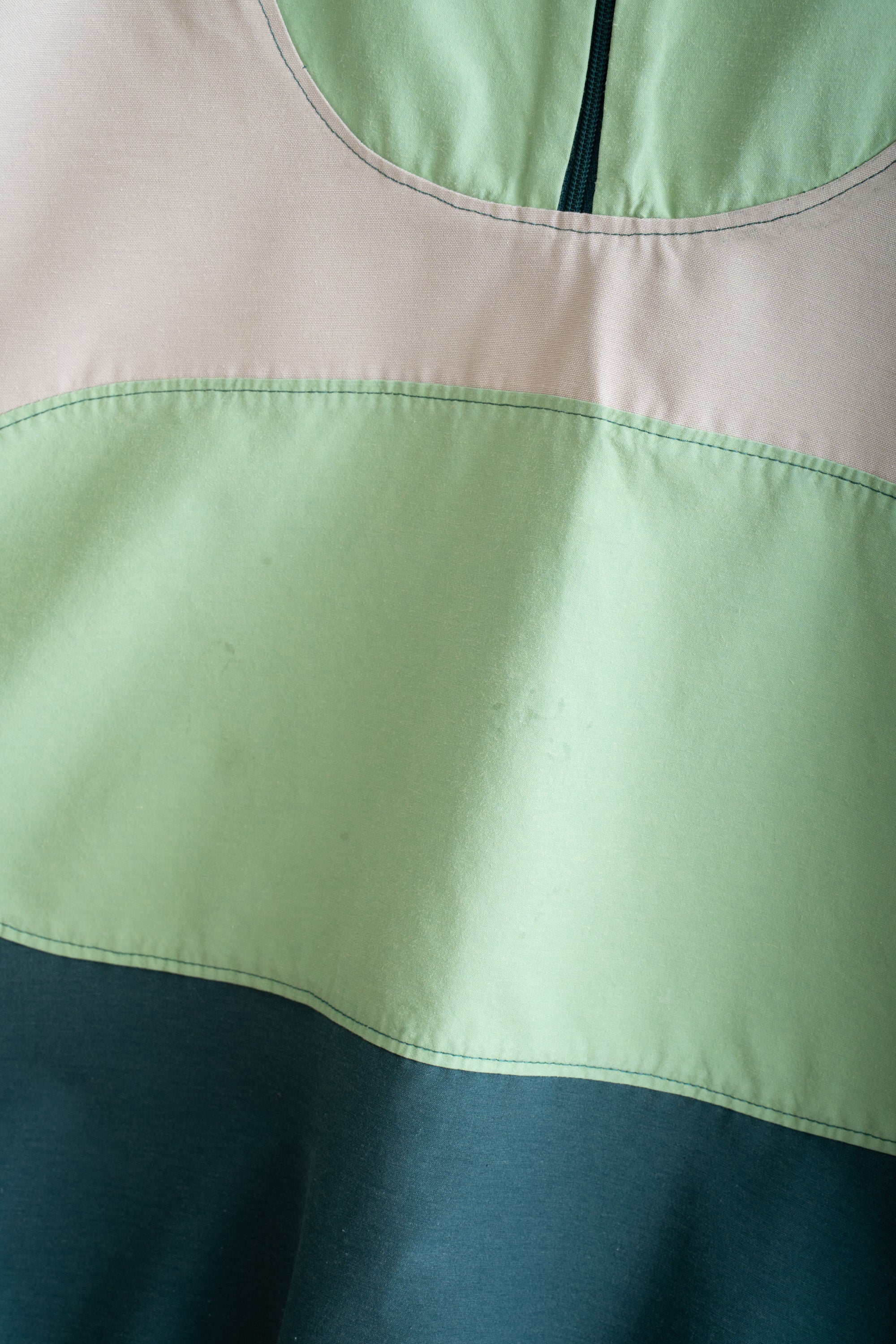UNKNOWN BRAND COLOR-BLOCK PULLOVER