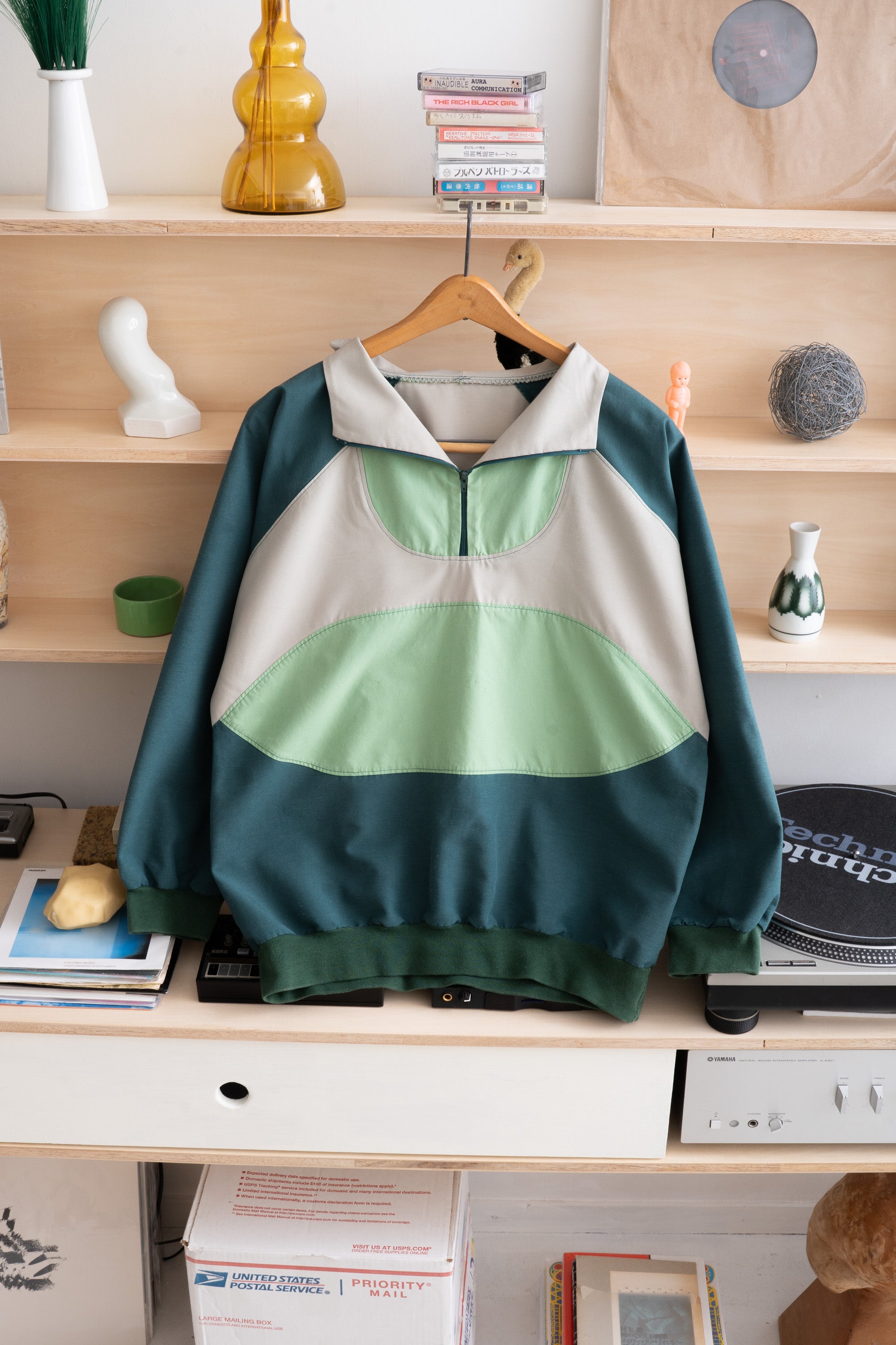 UNKNOWN BRAND COLOR-BLOCK PULLOVER