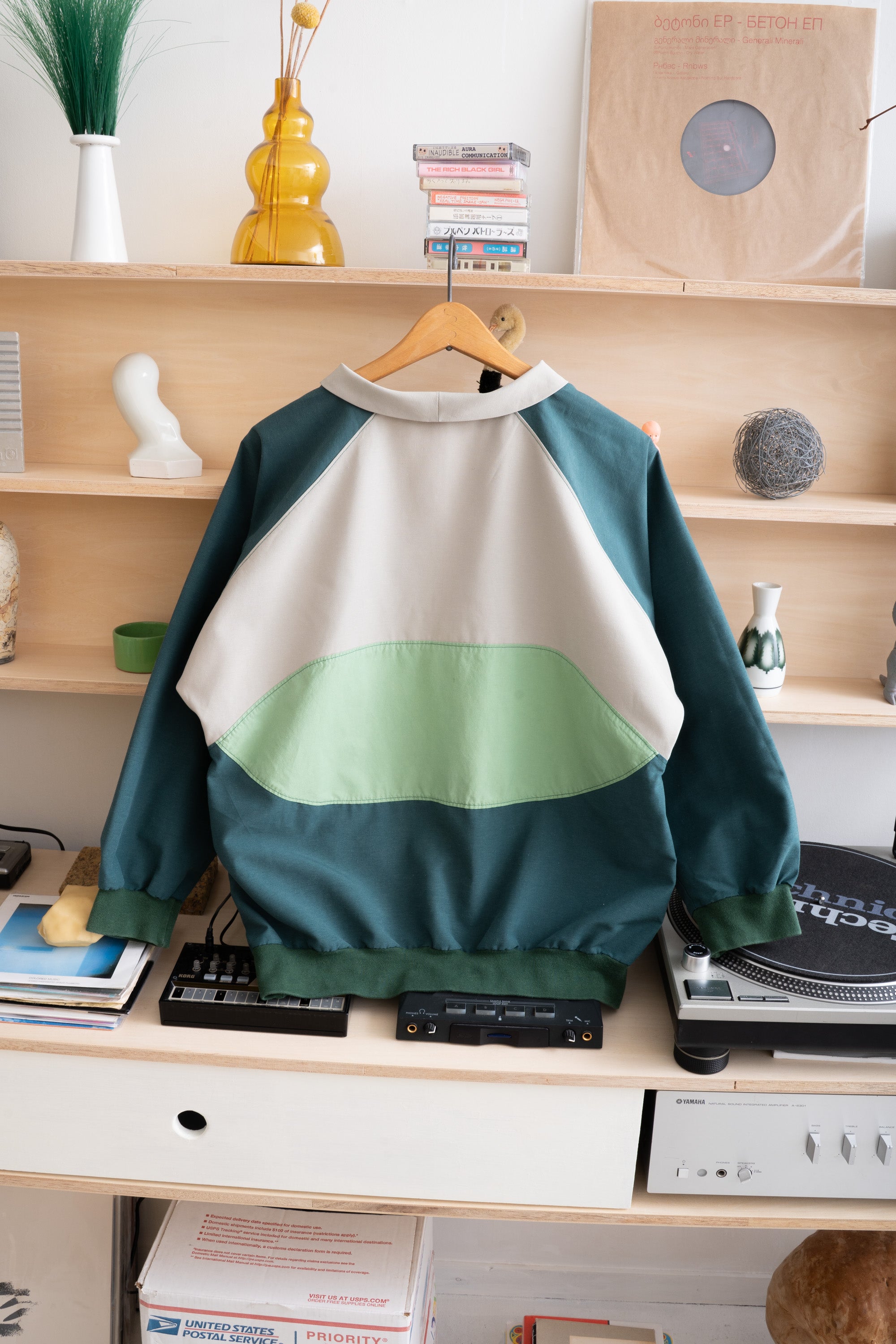UNKNOWN BRAND COLOR-BLOCK PULLOVER