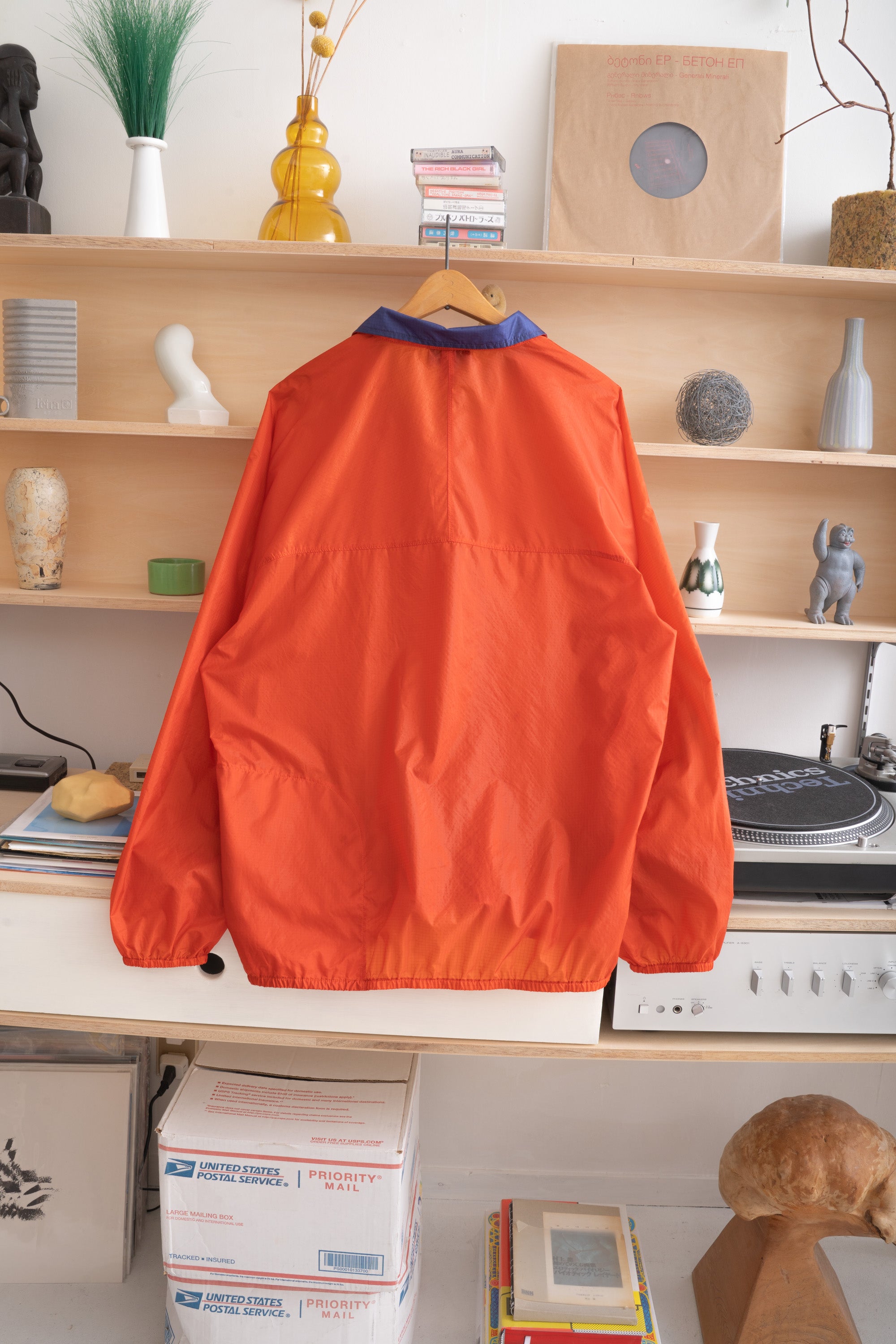 00S EASTERN MOUNTAIN SPORTS PACKABLE JACKET
