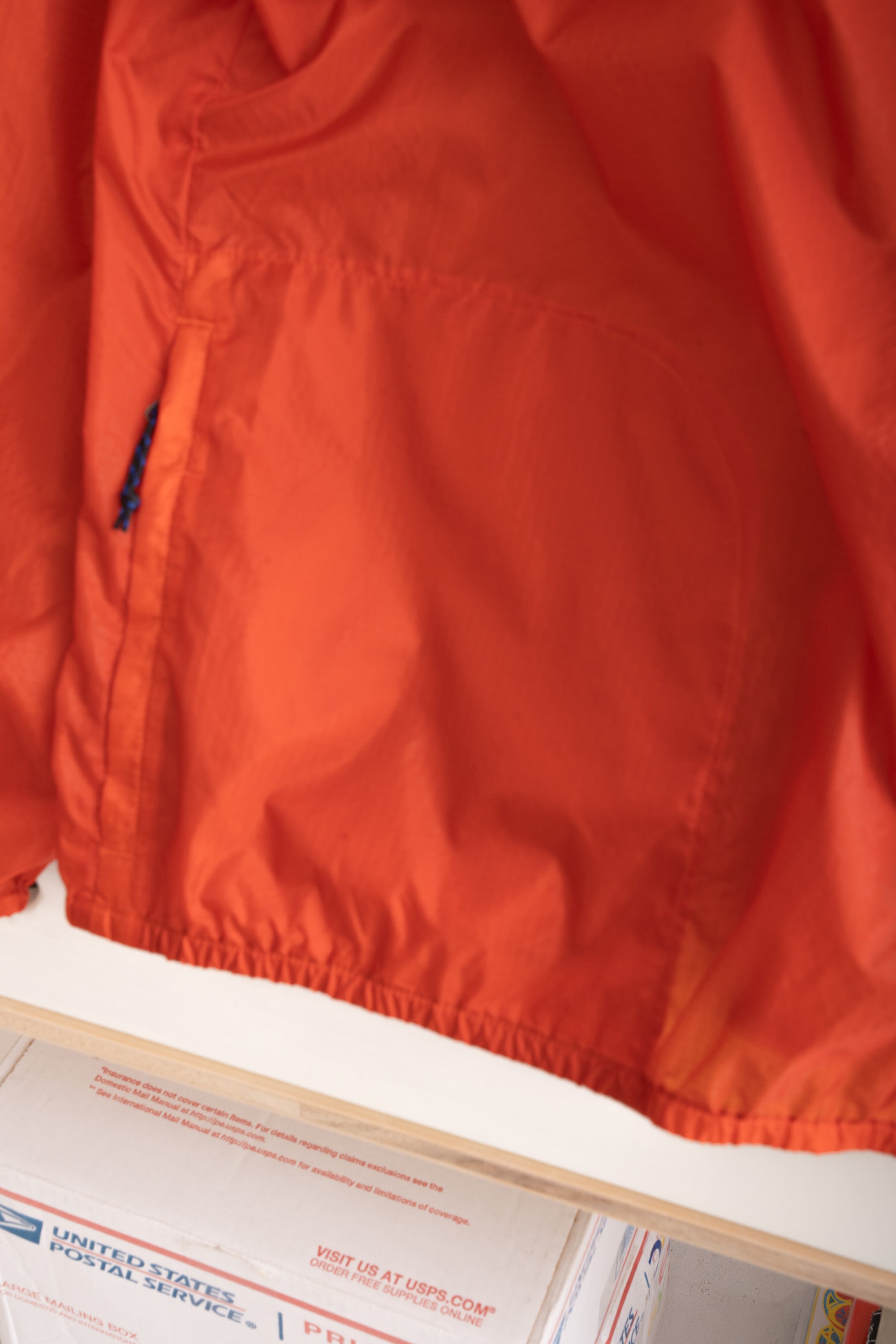 00S EASTERN MOUNTAIN SPORTS PACKABLE JACKET