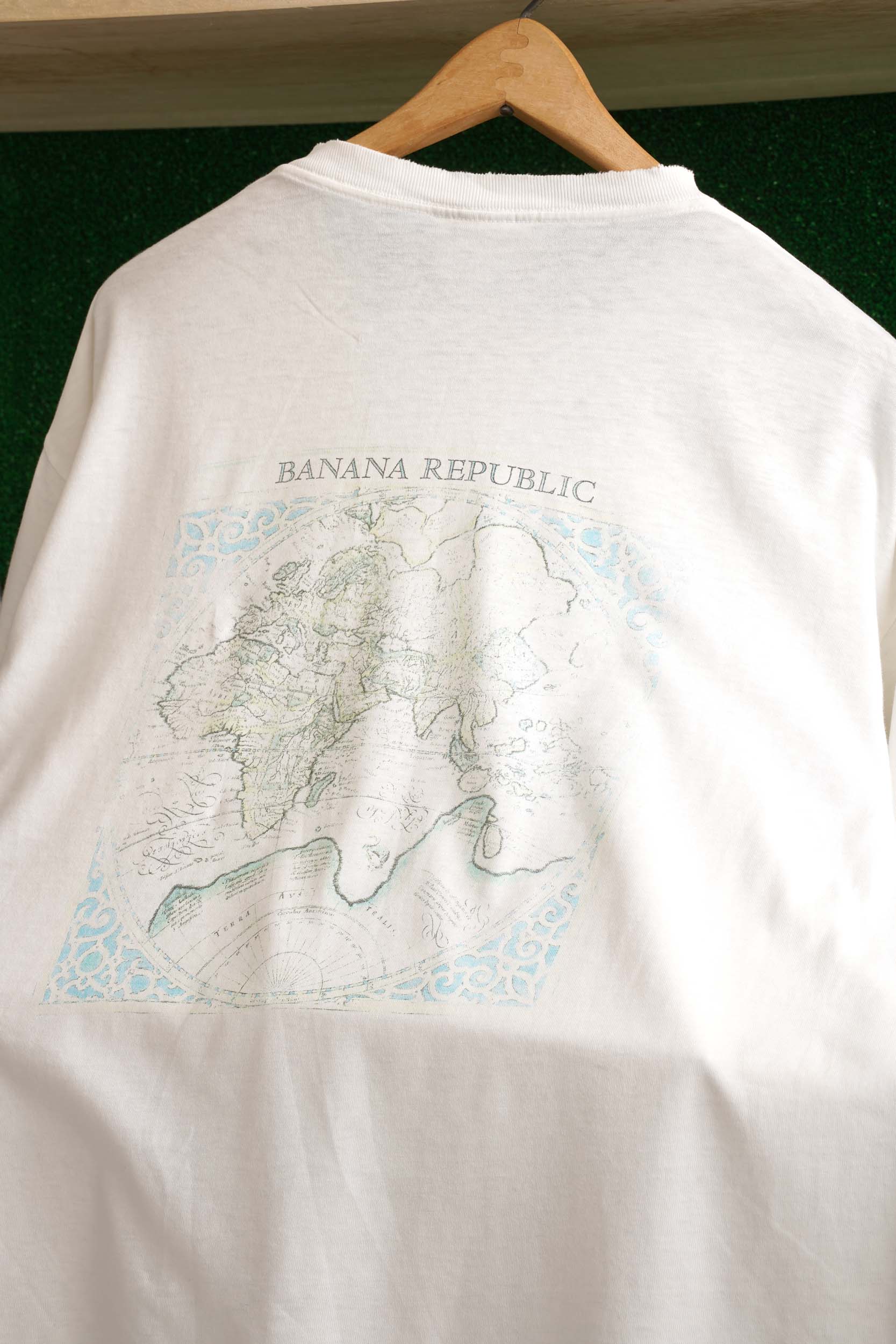 90S MADE IN USA BANANA REPUBLIC WORLD MAP TEE