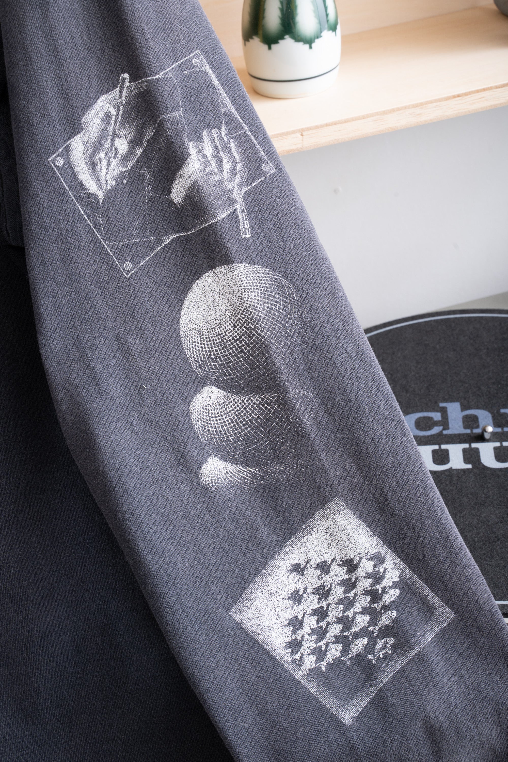 91S MADE IN USA M.C.ESCHER SKY AND WATER LONG SLEEVE T-SHIRT (ANDAZIA)