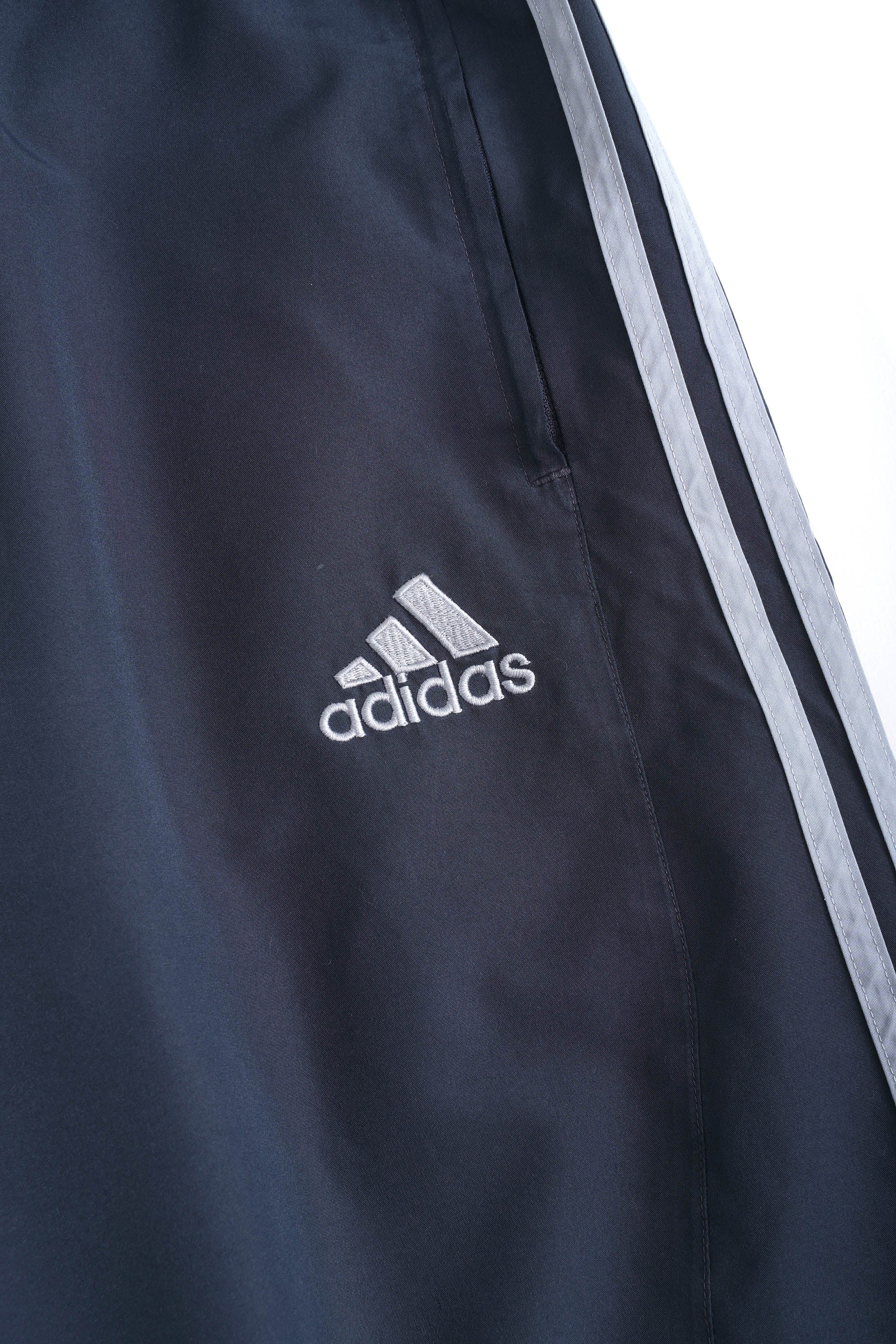 00S ADIDAS THREE QUARTER NYLON PANTS