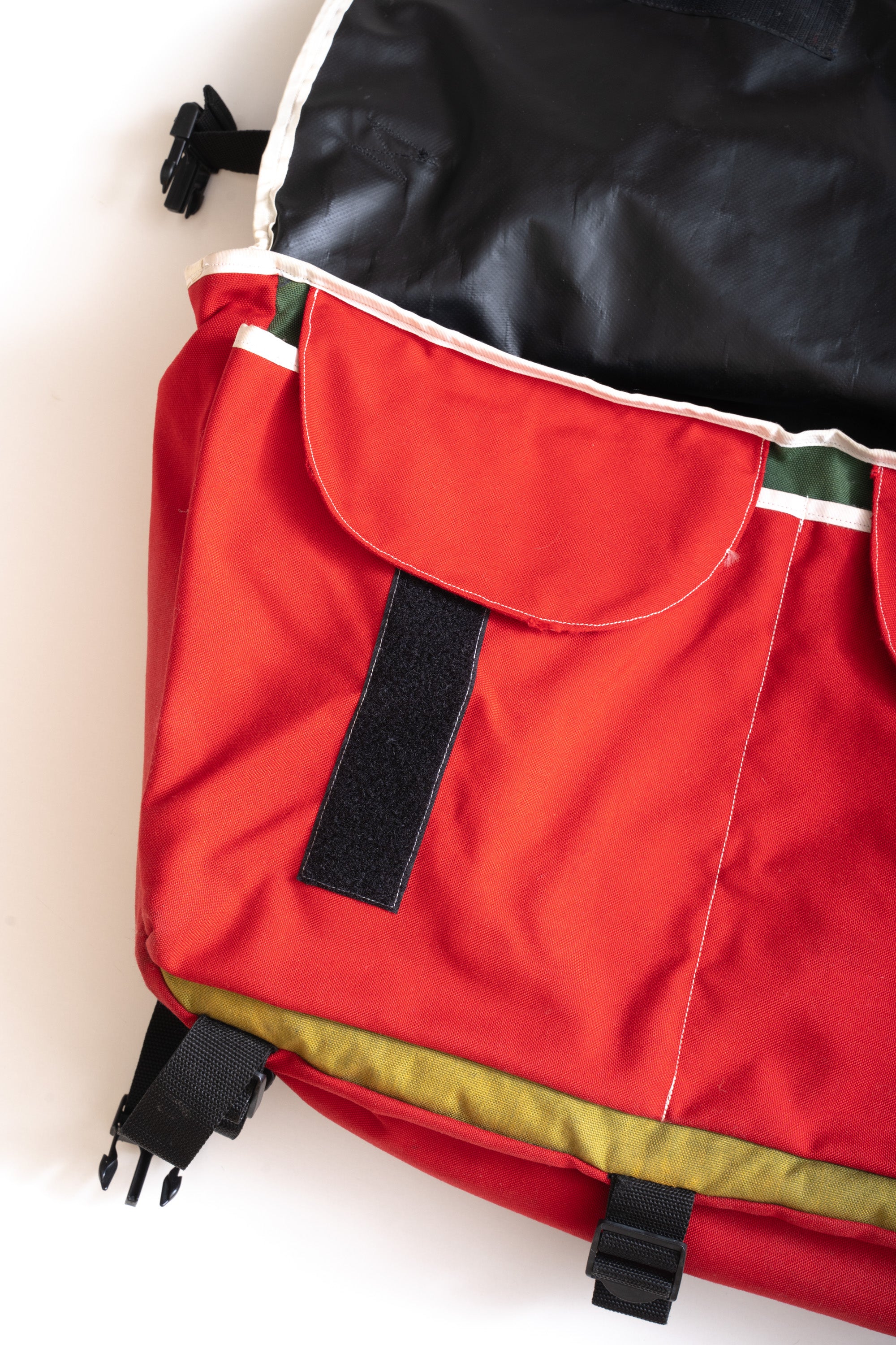 SEAGULL MESSENGER BAG