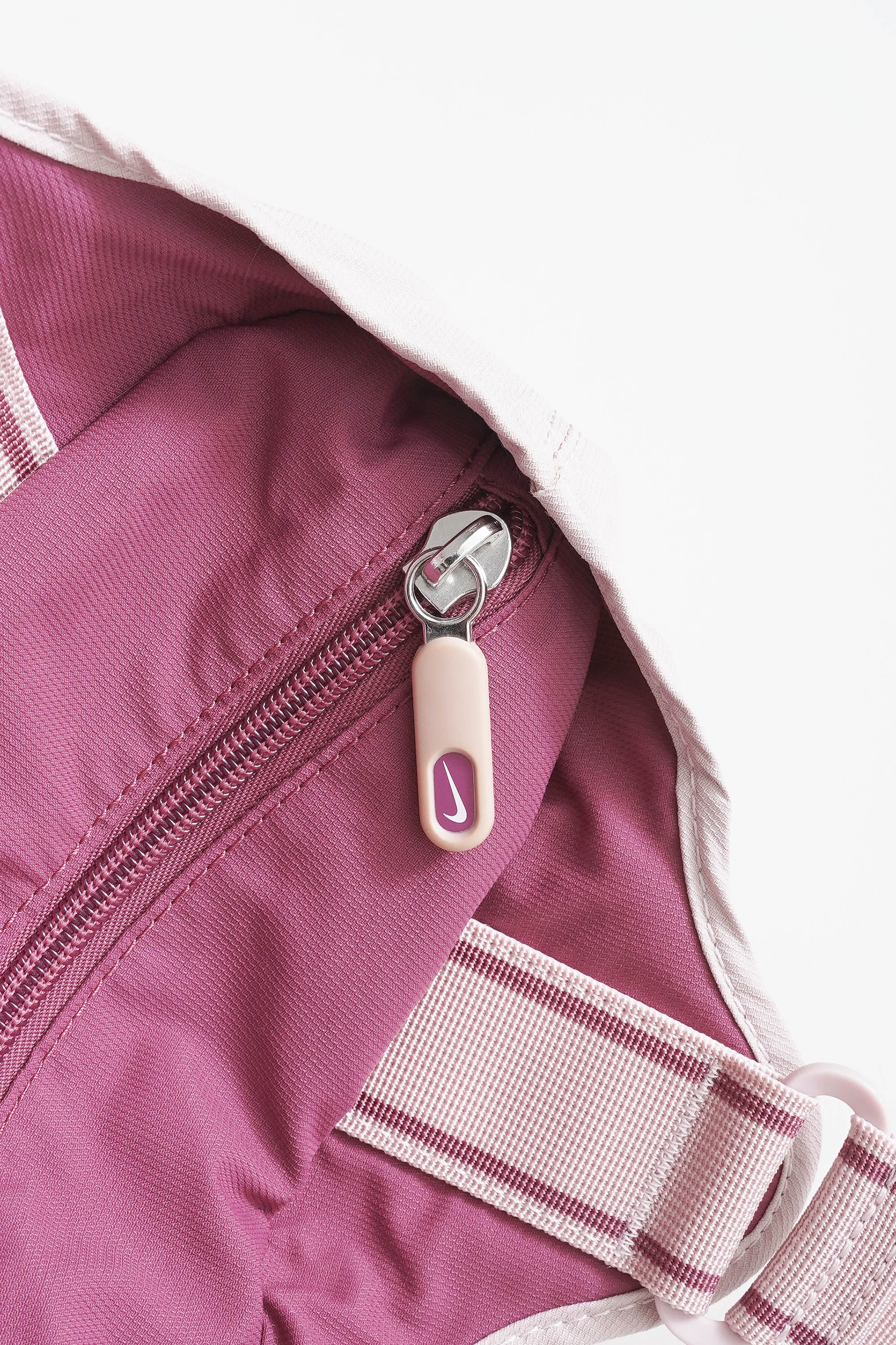00S NIKE SHOULDER BAG