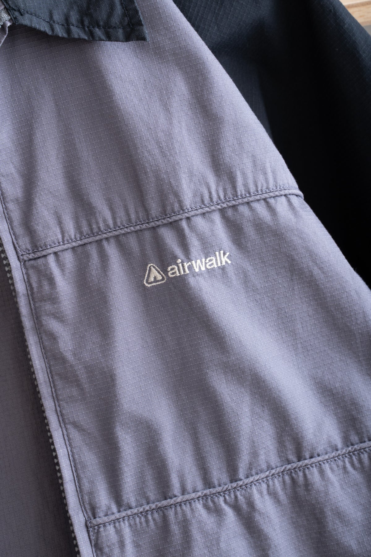 00S AIR WALK ZIP-UP SHIRT