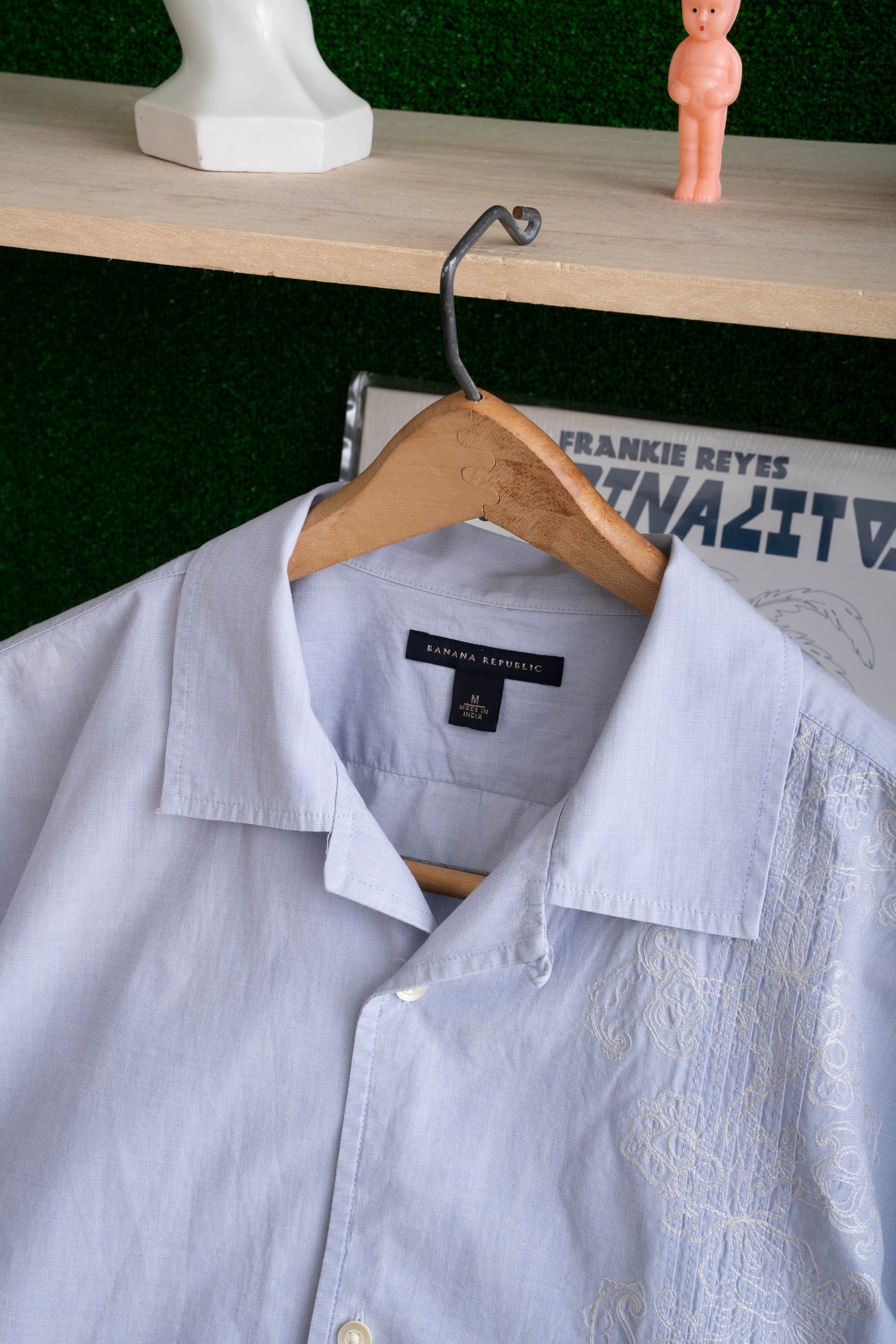 00~10S BANANA REPUBLIC FLOWER EMBROIDERED SHIRTS
