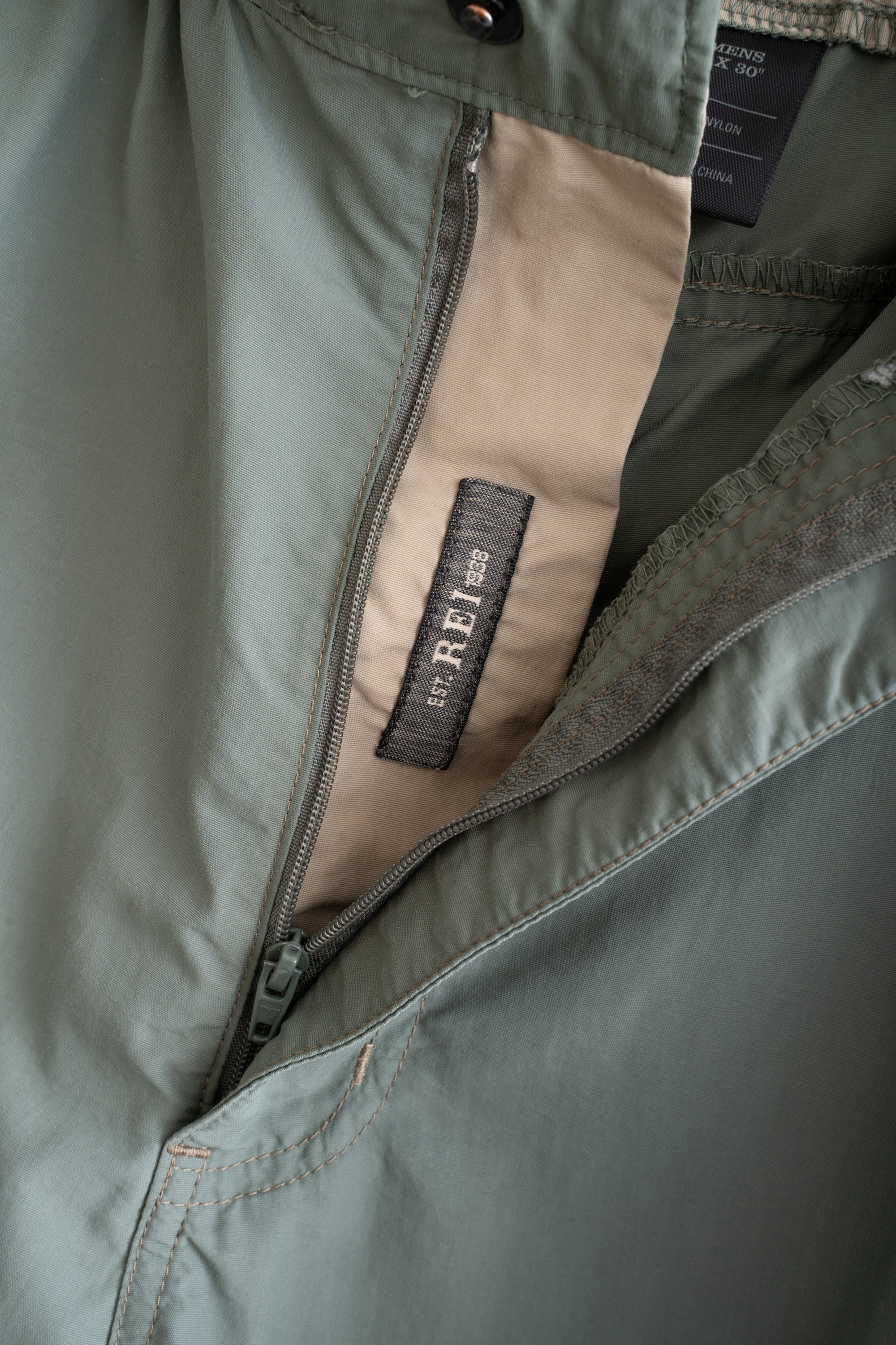 00S REI CONVERTIBLE CARGO PANTS