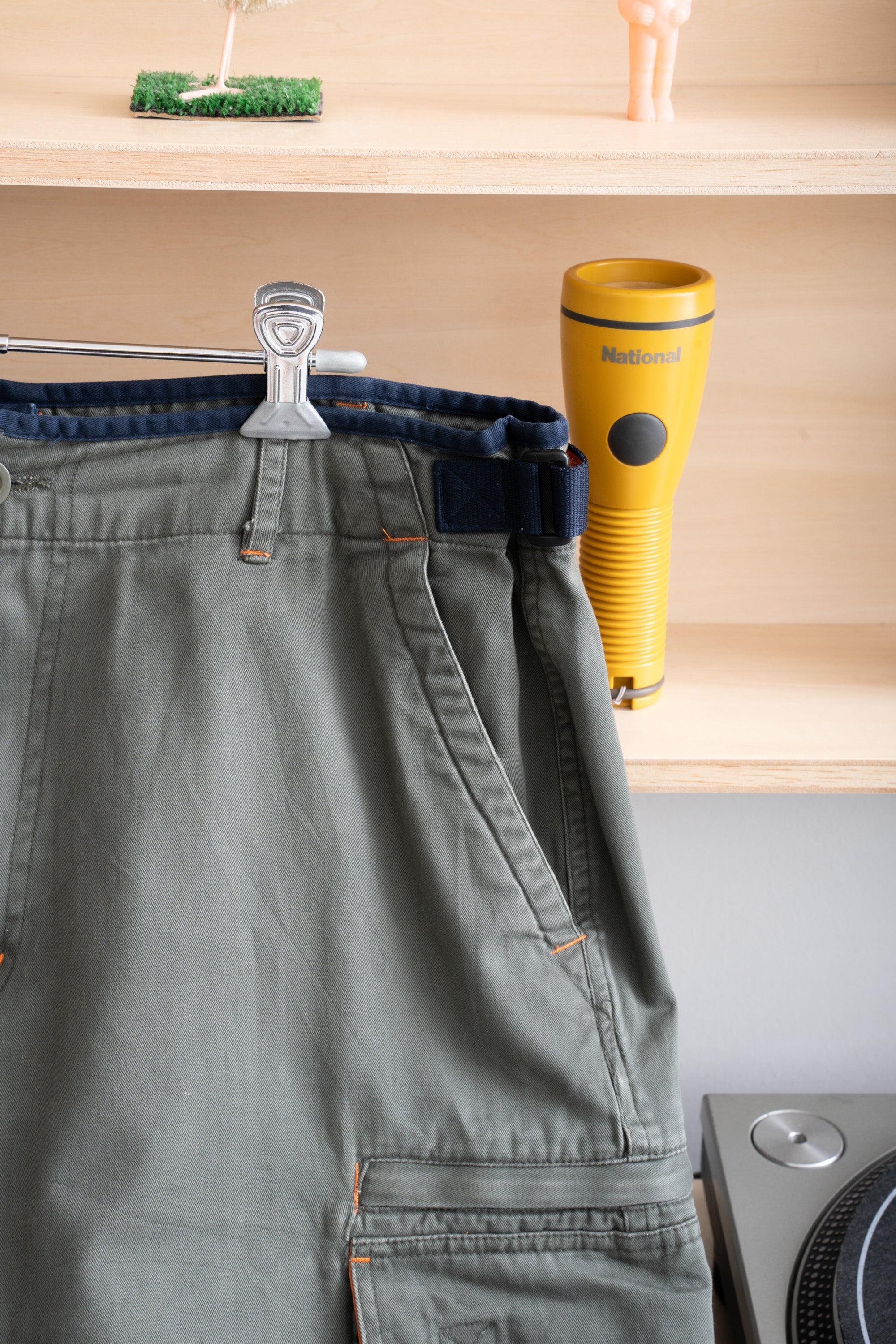 00S NO BOUNDARIES CARGO SHORTS