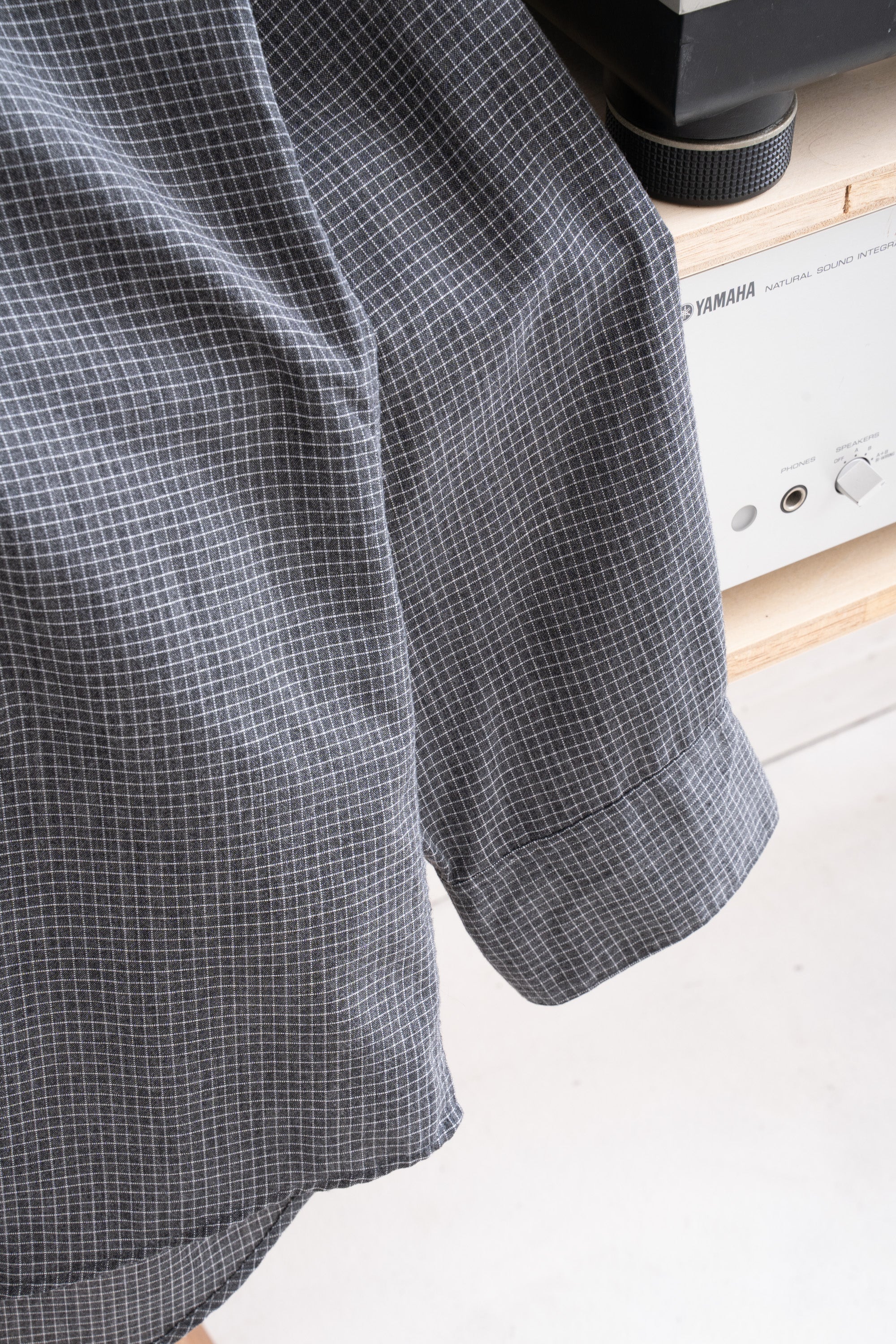 90~00S GEOFFREY BEENE RAYON CHECK SHIRT