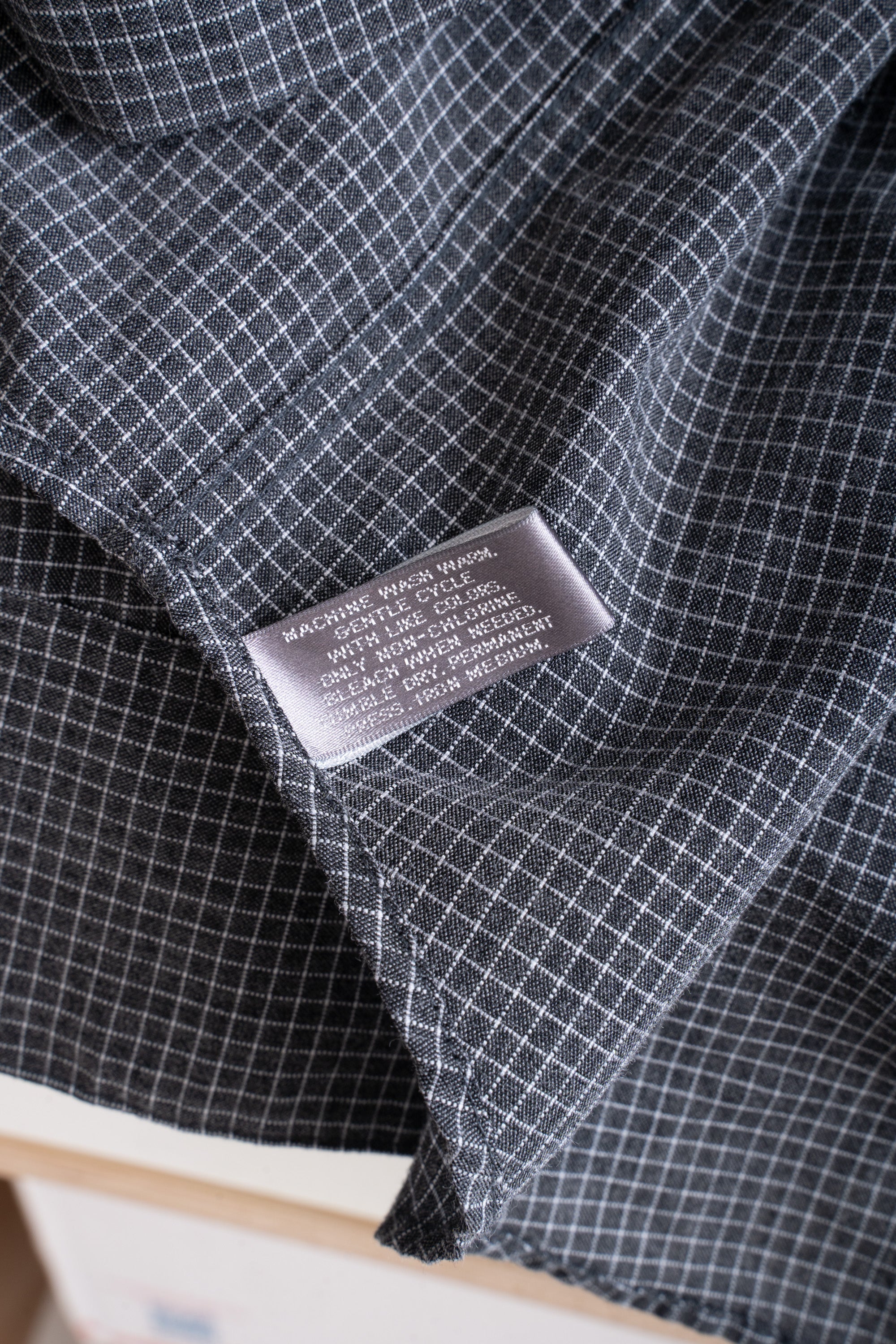 90~00S GEOFFREY BEENE RAYON CHECK SHIRT