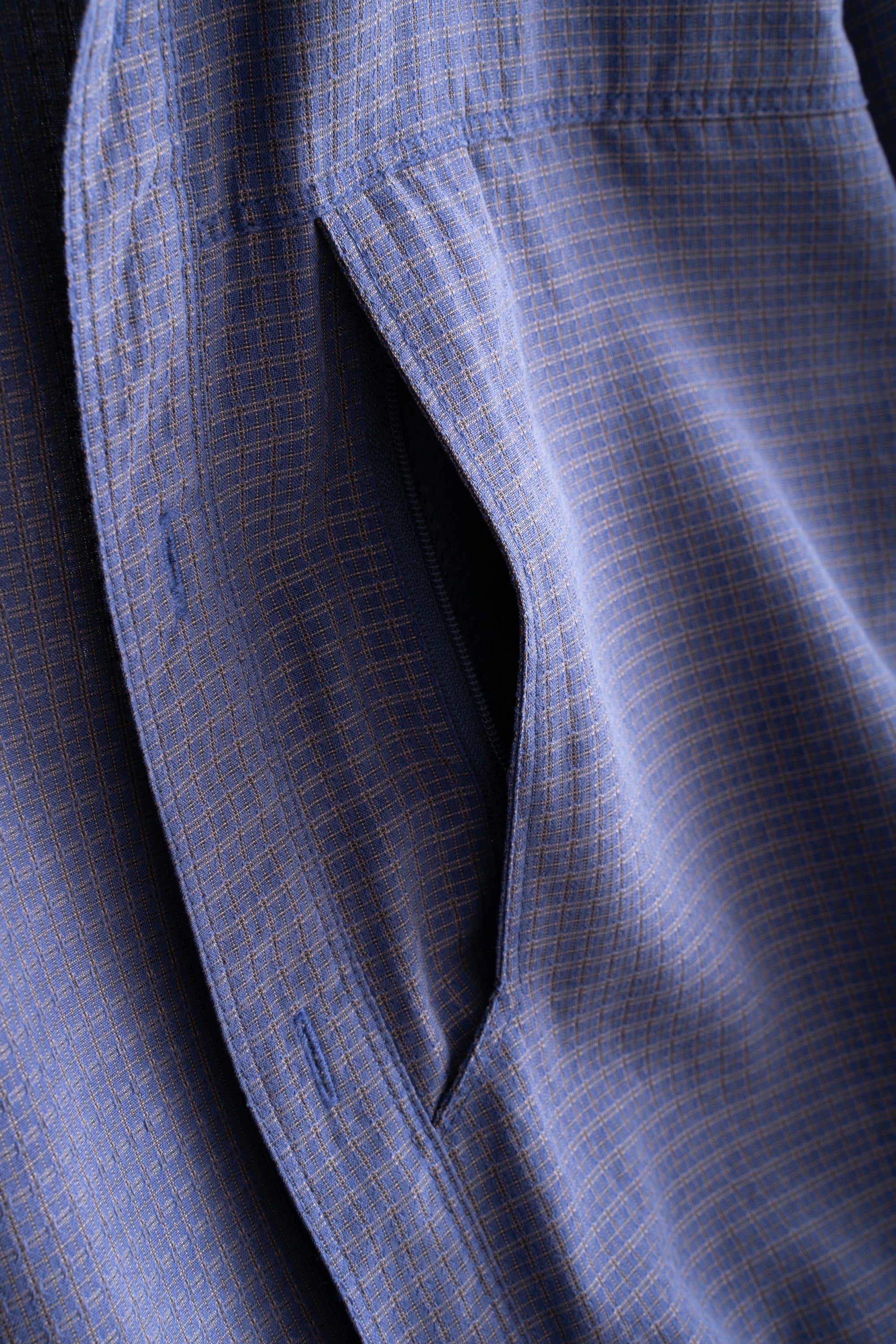 00S ROYAL ROBBINS CHECKED RAYON SHIRT