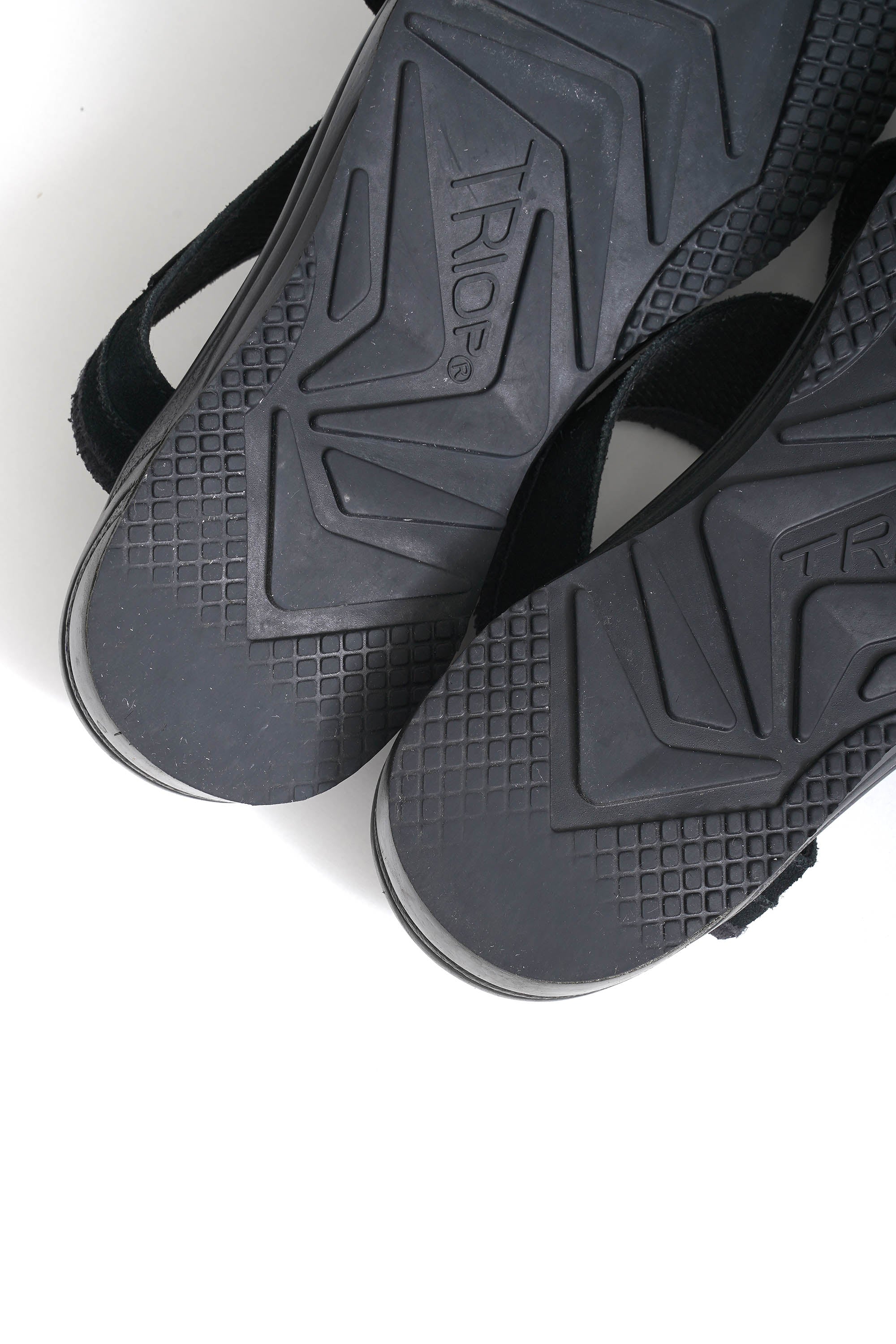 TRIOP FAKE LEATHER SANDAL