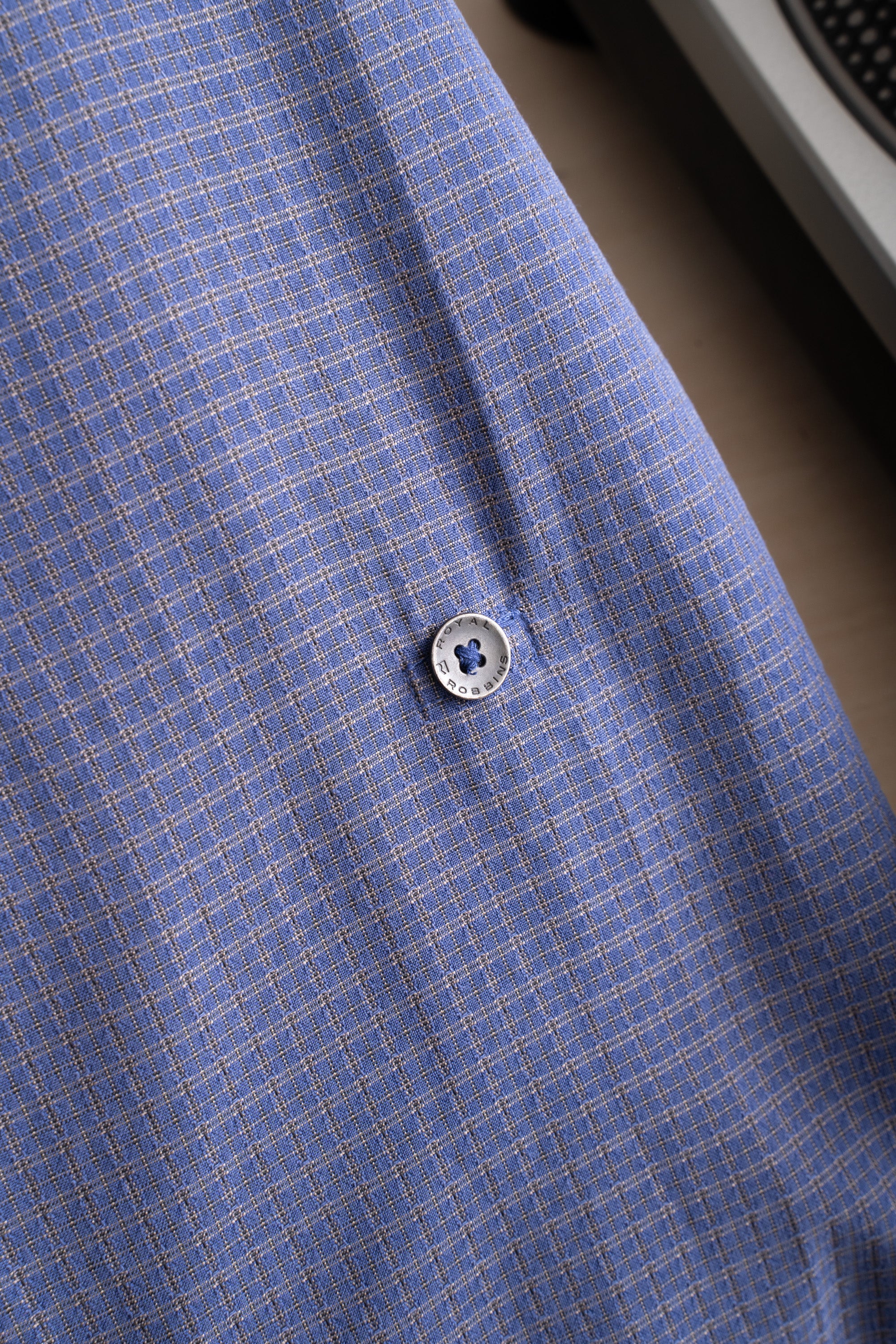 00S ROYAL ROBBINS CHECKED RAYON SHIRT