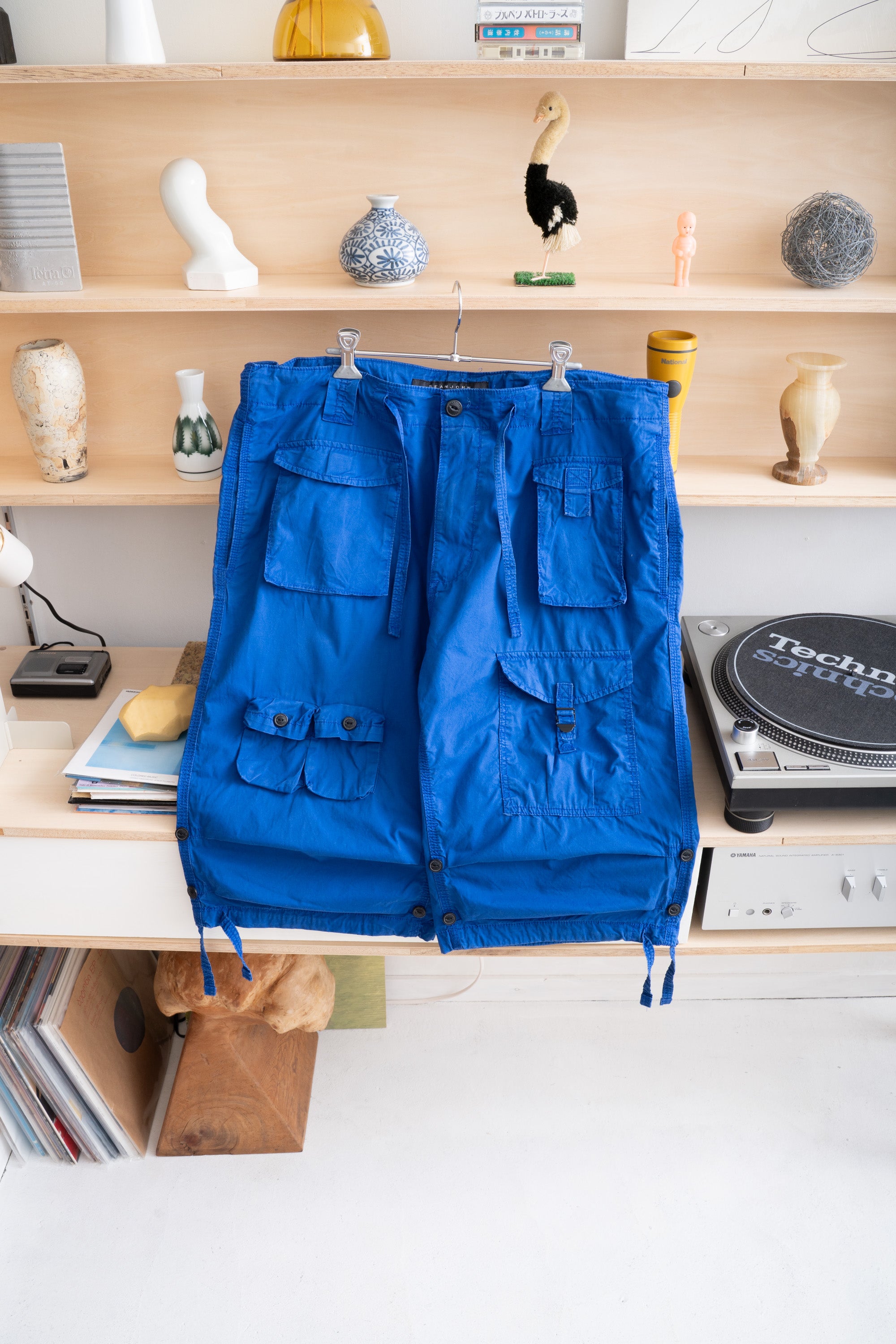 00S SEAN JOHN MULTI POCKET SHORTS