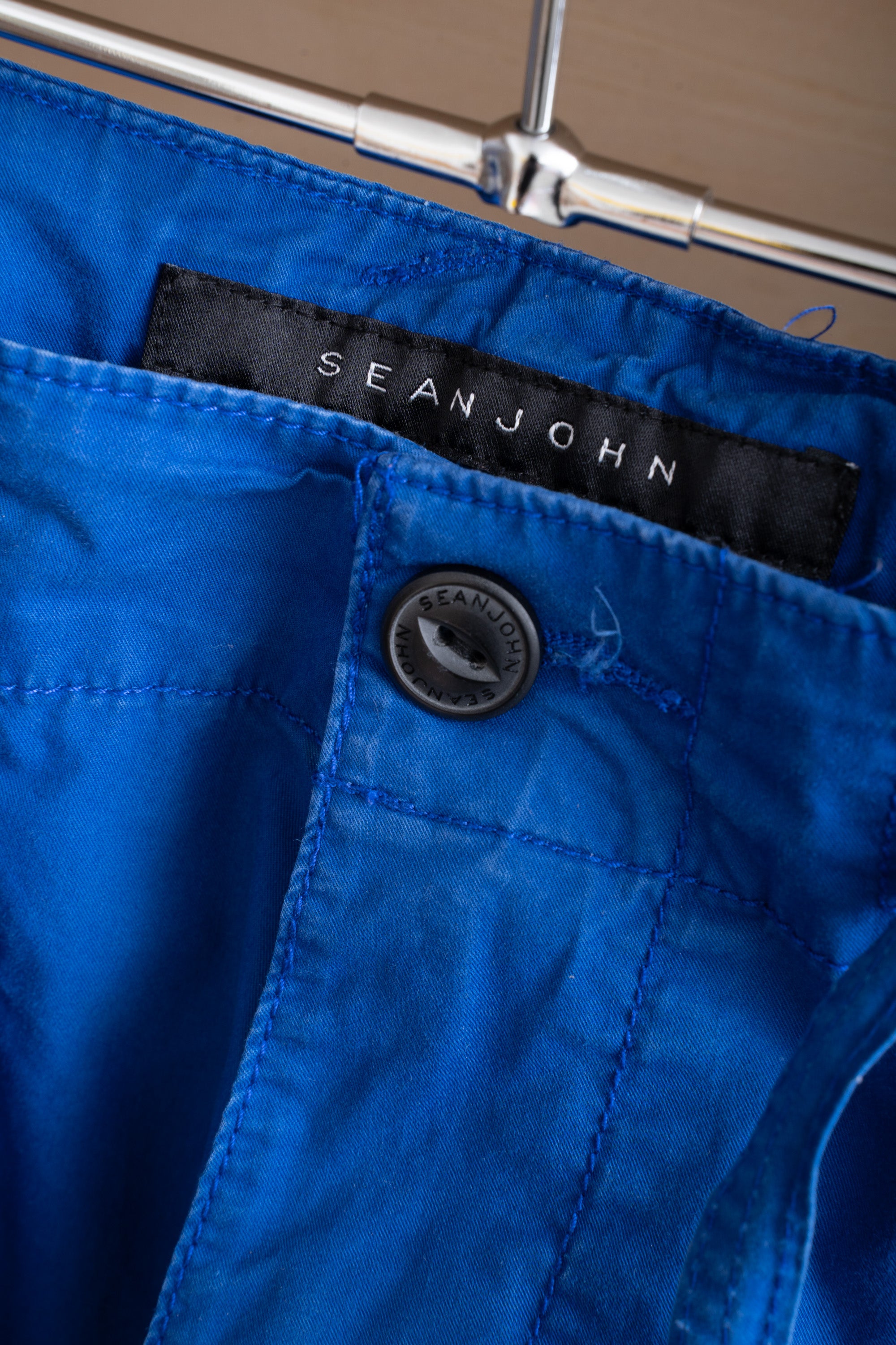 00S SEAN JOHN MULTI POCKET SHORTS
