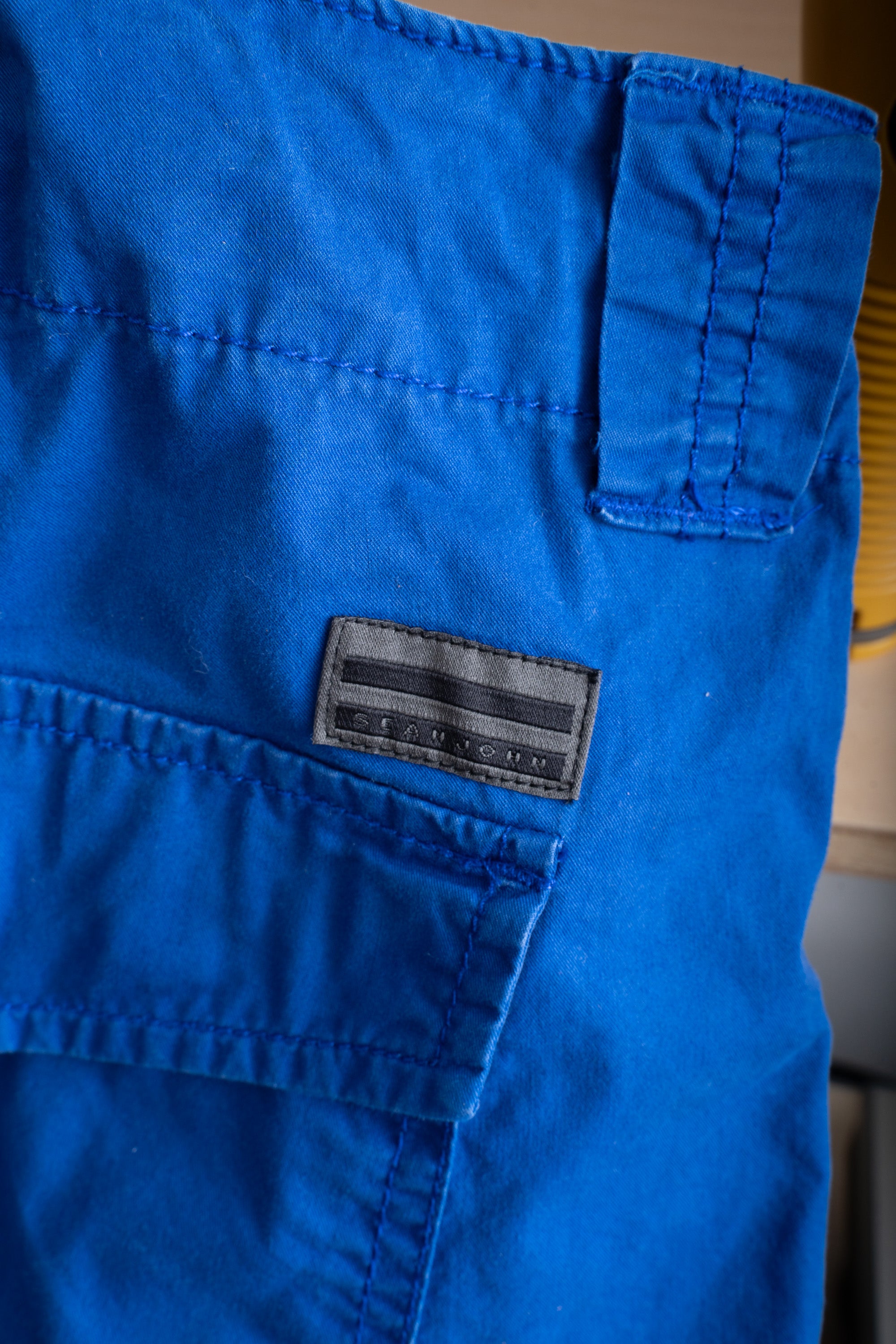00S SEAN JOHN MULTI POCKET SHORTS