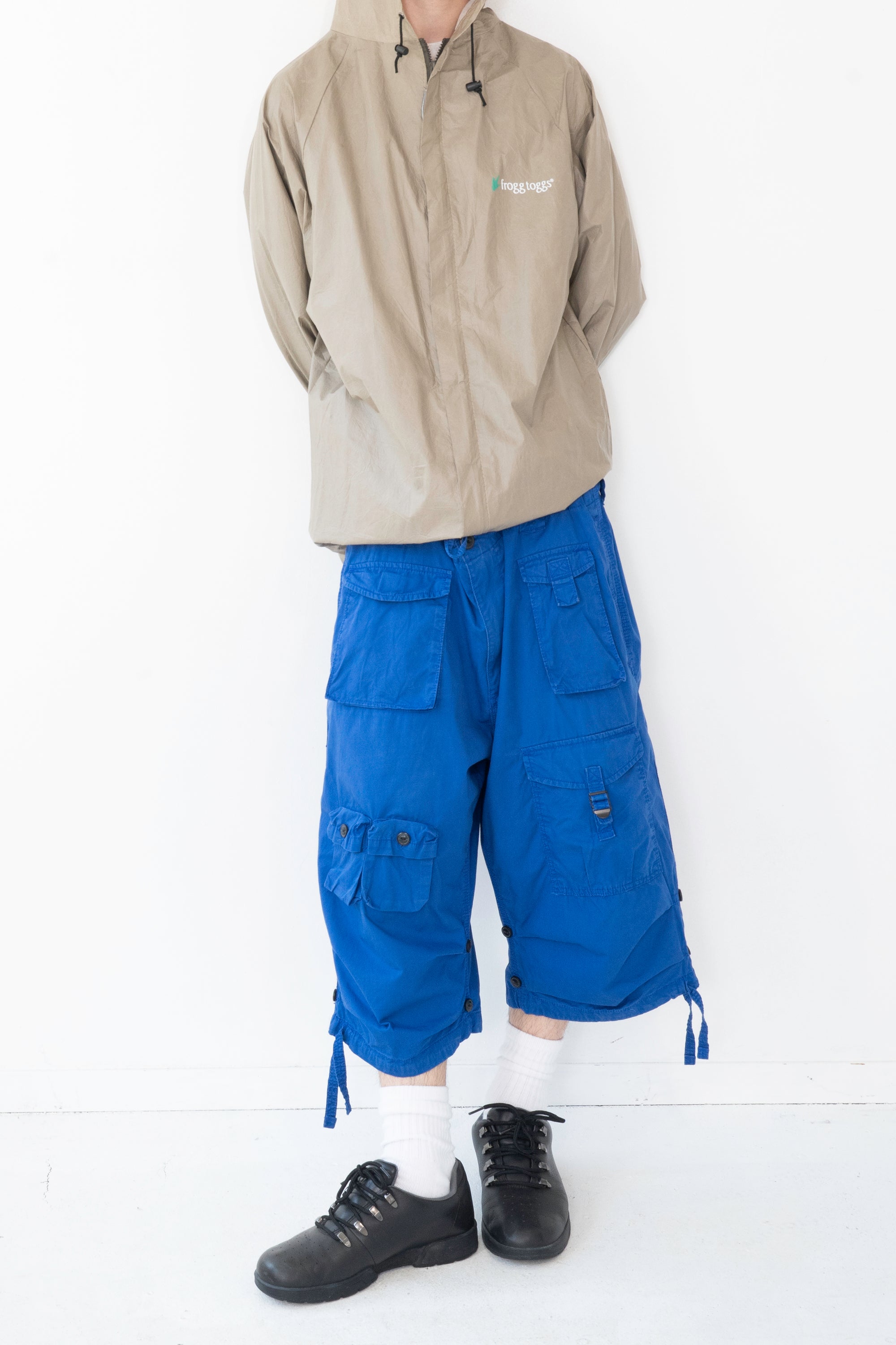 00S SEAN JOHN MULTI POCKET SHORTS