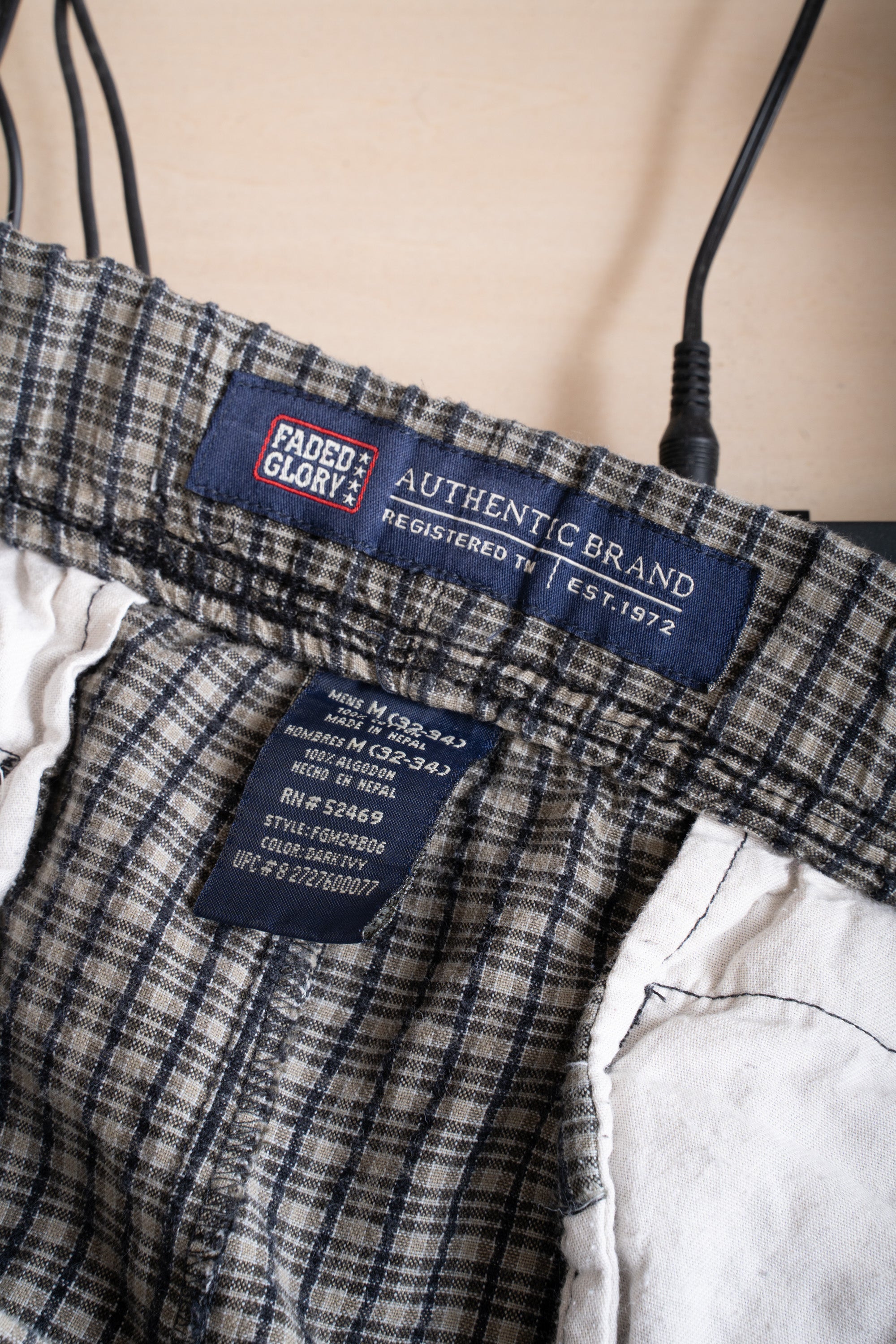 90~00S FADED GLORY CHECKED CARGO SHORTS