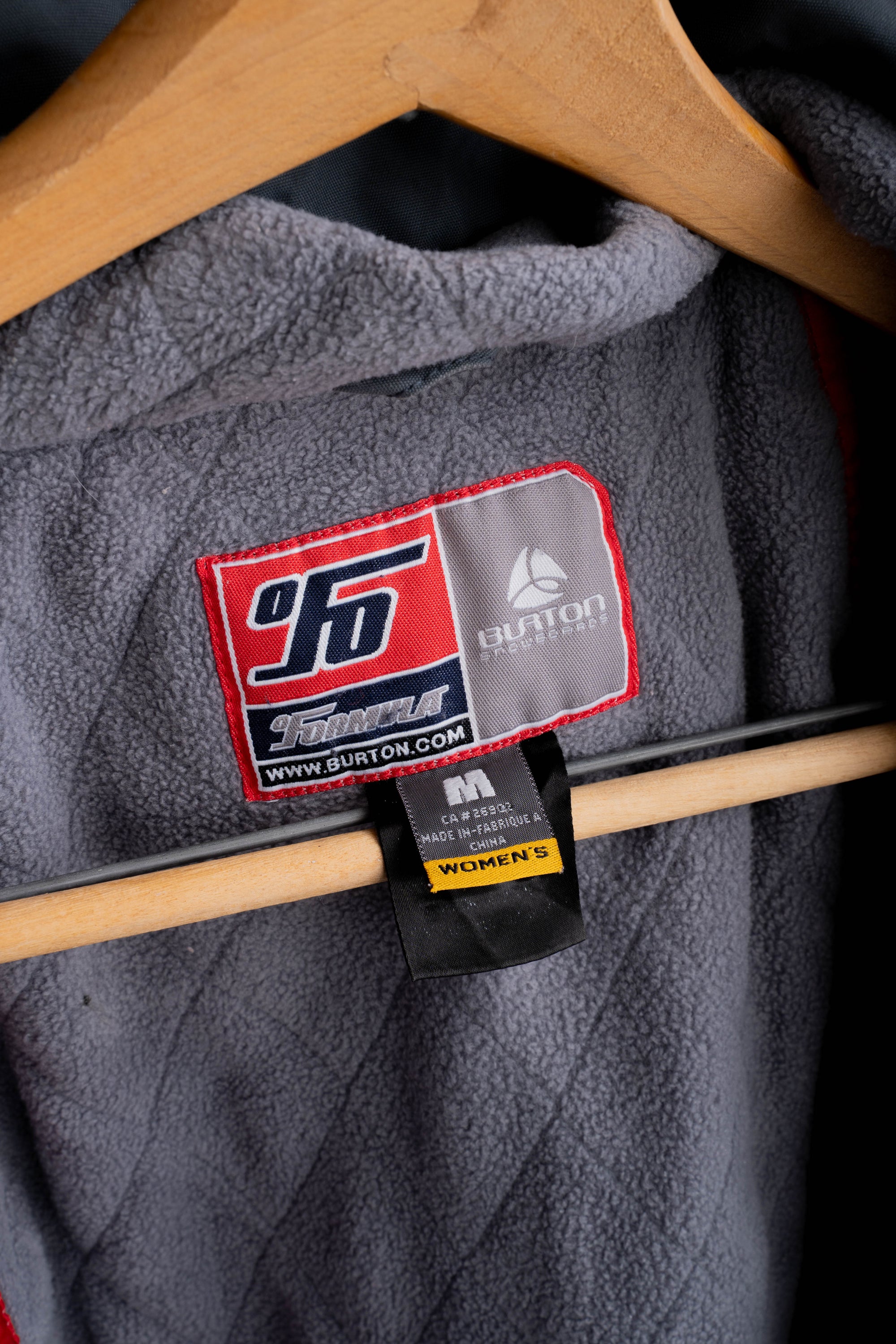 00S BURTON SNOW JACKET