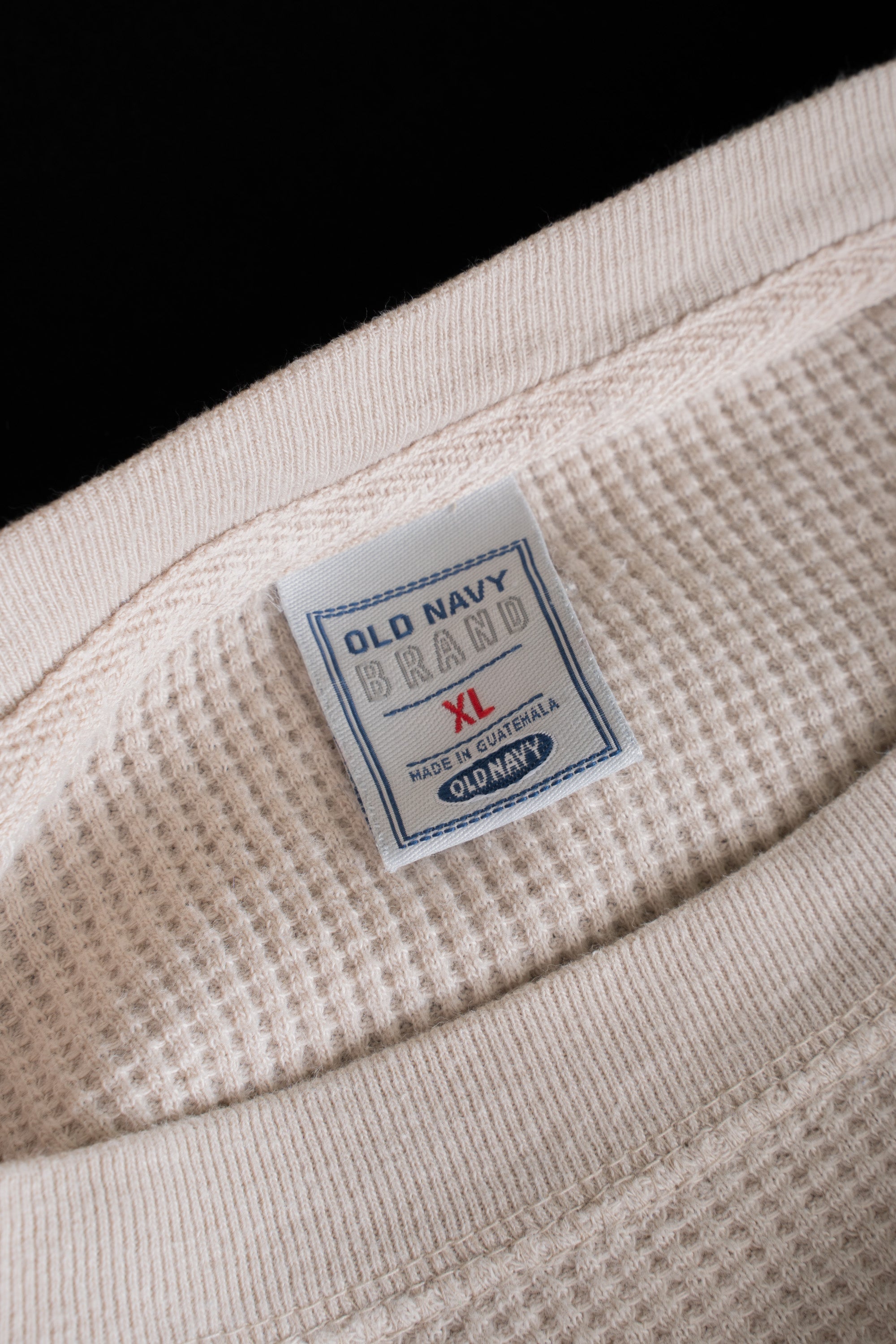 00S OLD NAVY THERMAL LONG SLEEVE T-SHIRT