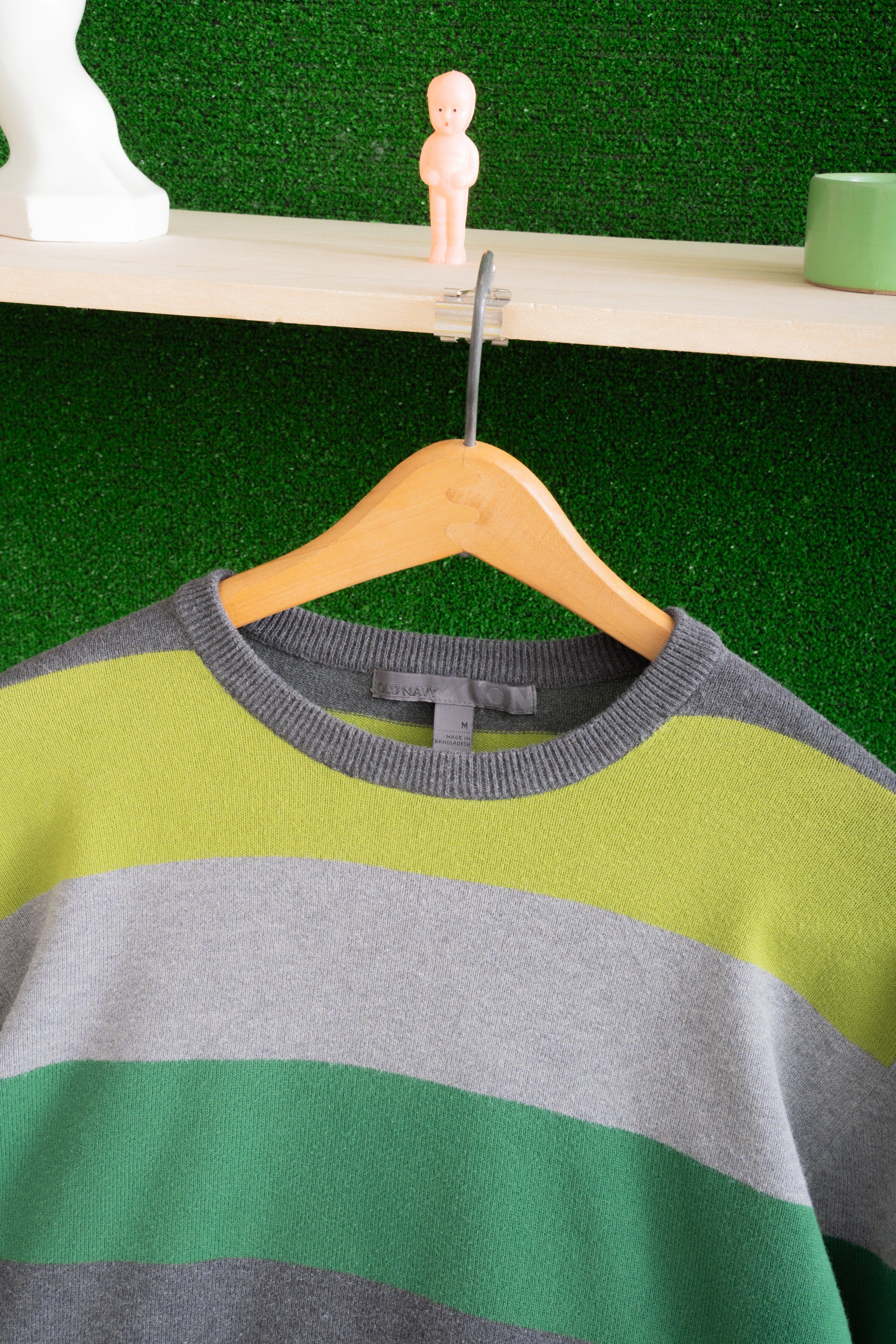00S OLD NAVY STRIPED SWEATER