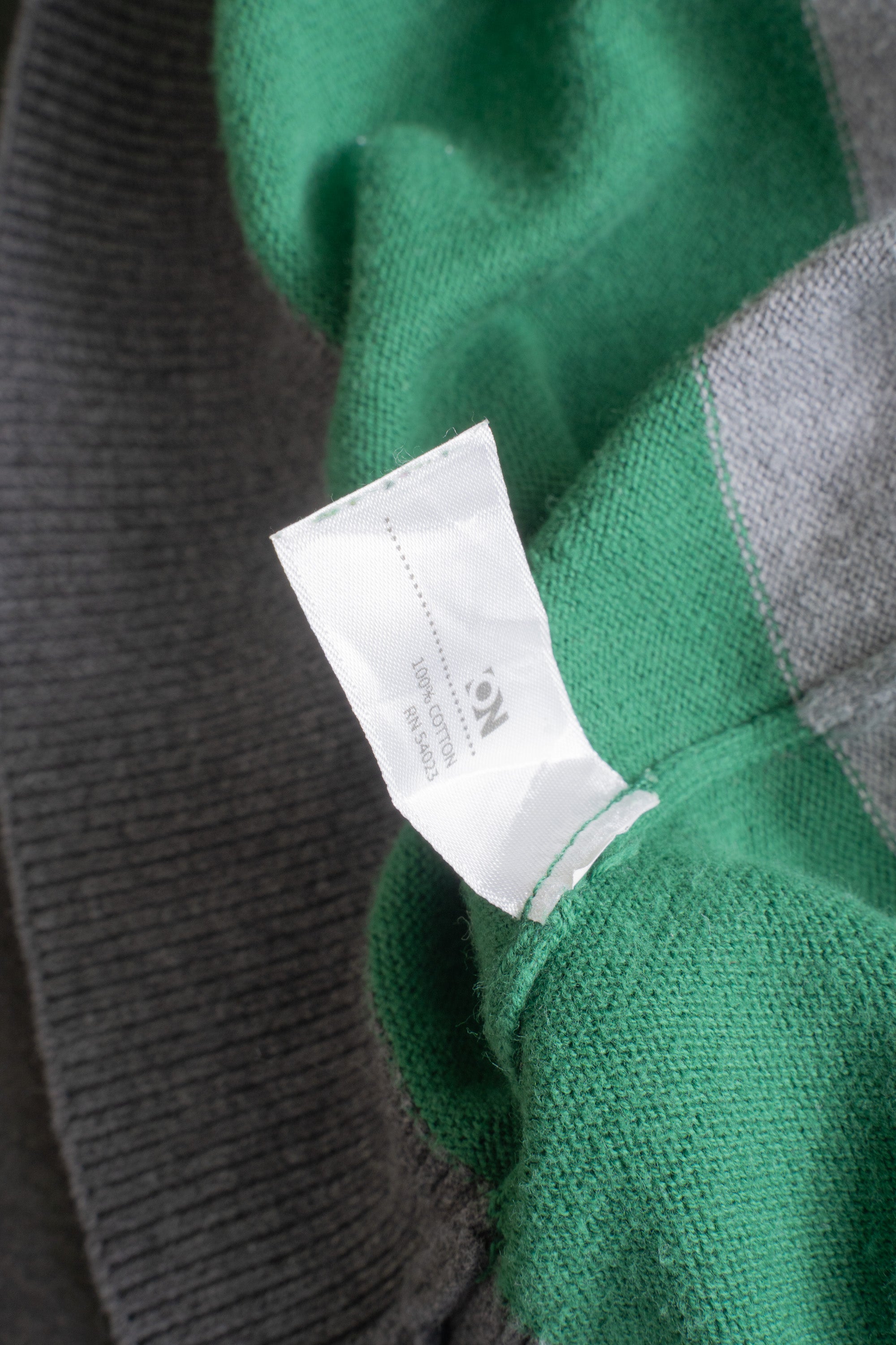 00S OLD NAVY STRIPED SWEATER