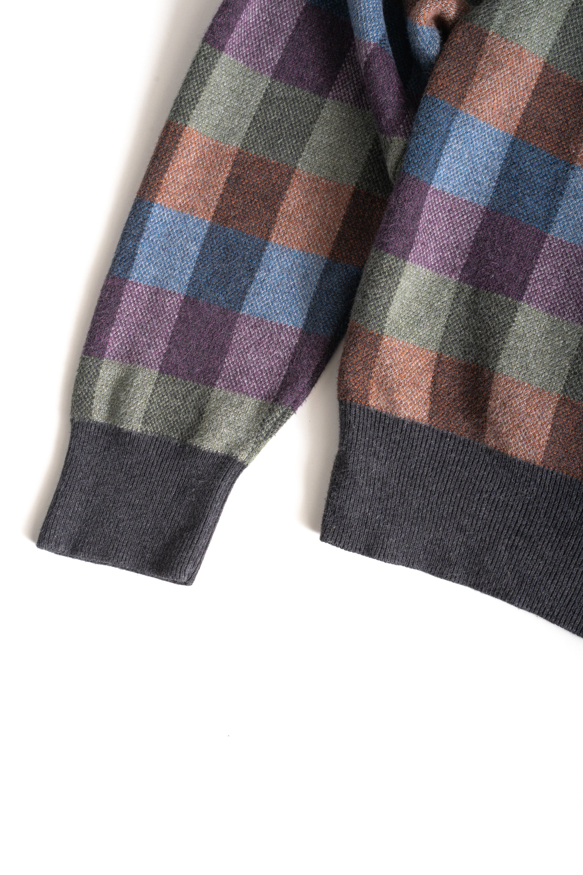 90~00S GEOFFREY BEENE CHECKED SWEATER