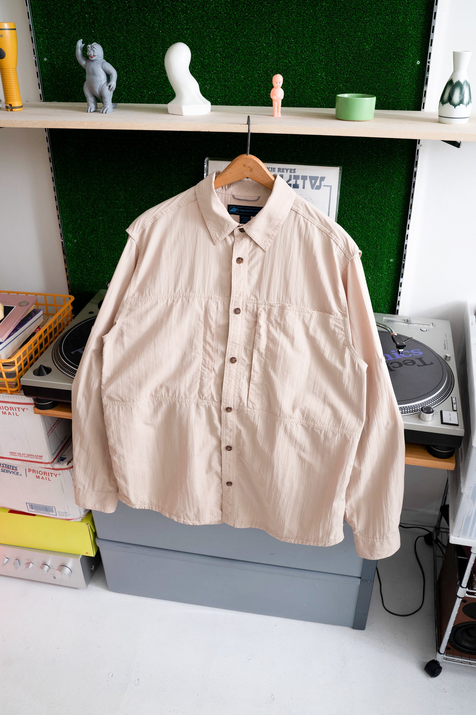 00S EASTERN MOUNTAIN SPORTS OUTDOOR SHIRT