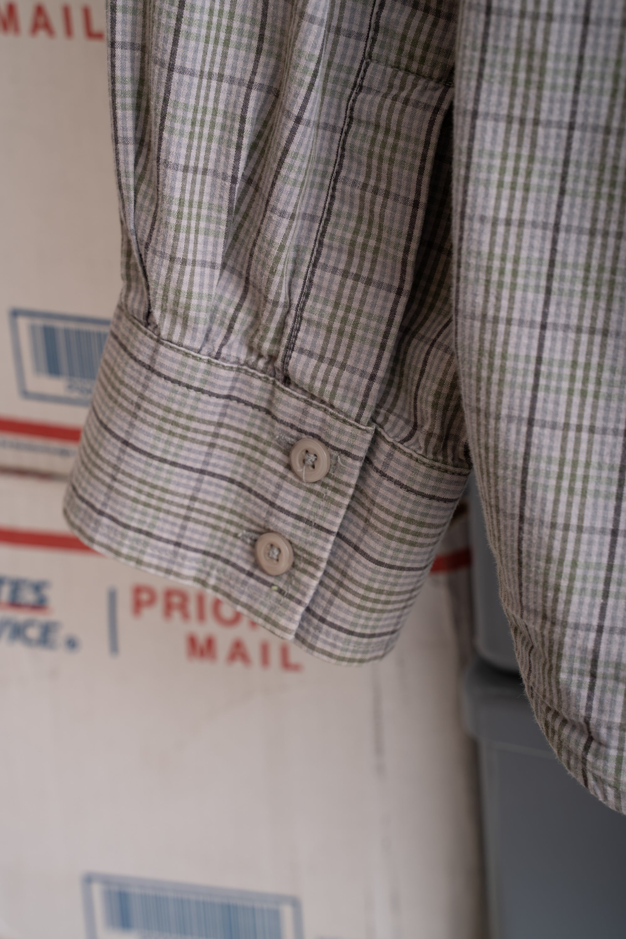 00S MOSSIMO CHECKED SHIRT