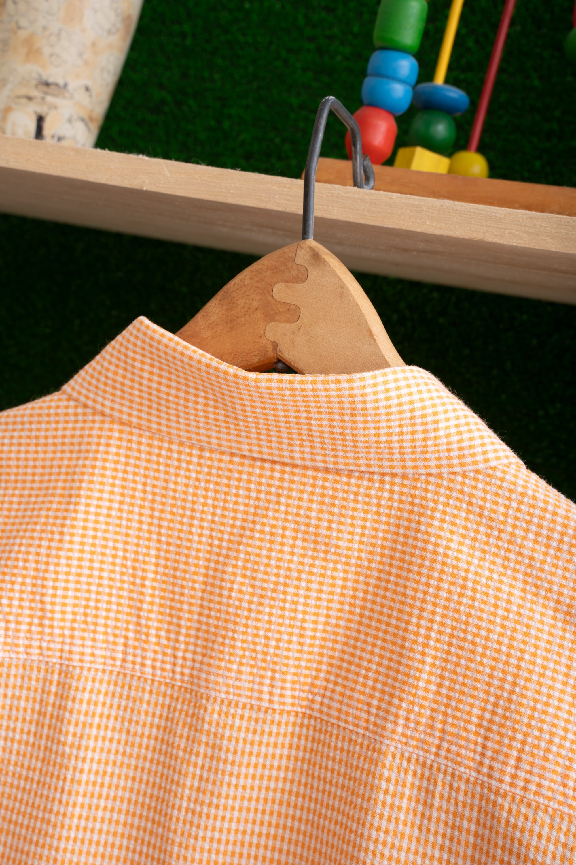 00S GAP CHECKED SEERSUCKER SHIRT