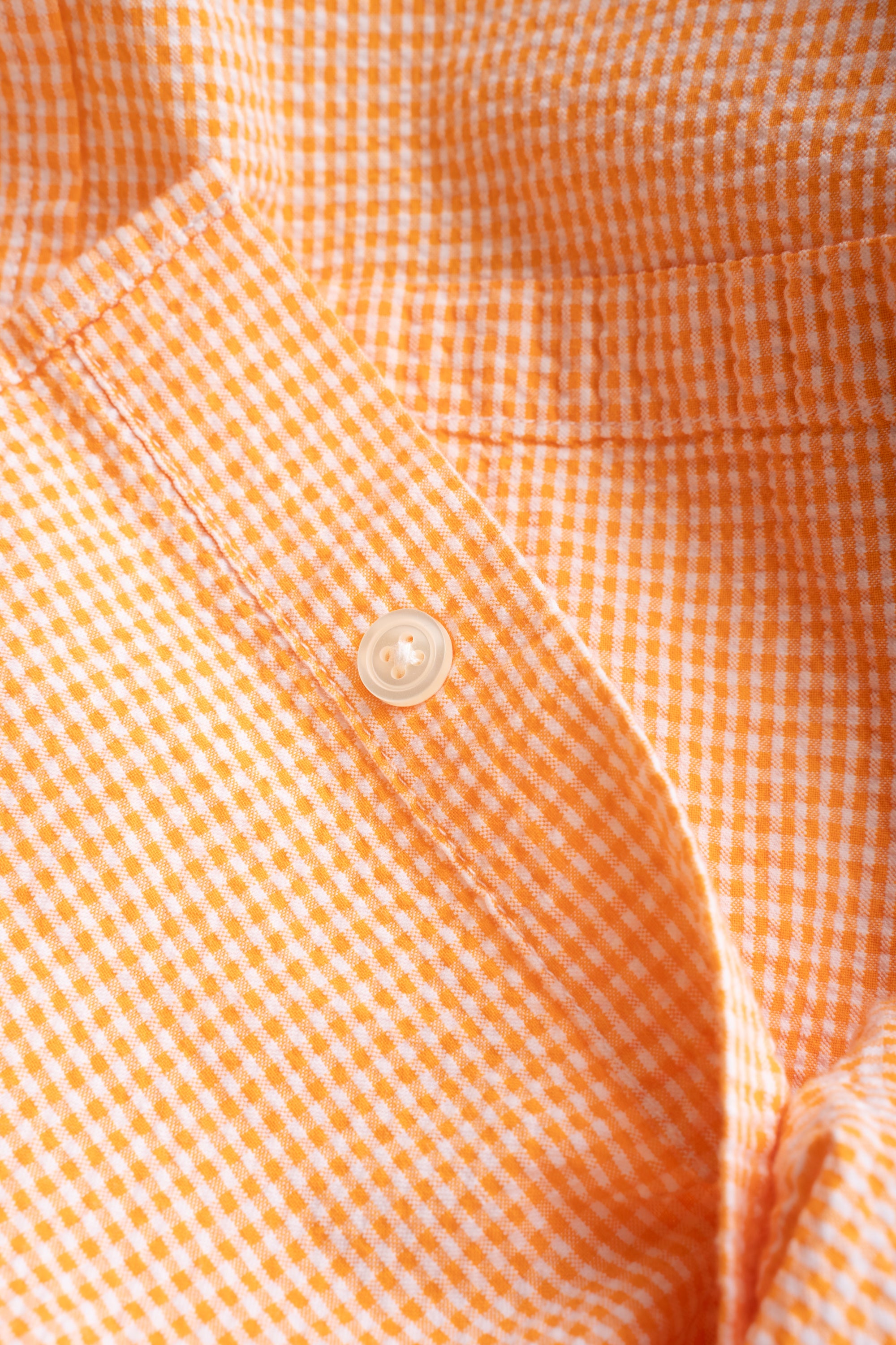 00S GAP CHECKED SEERSUCKER SHIRT
