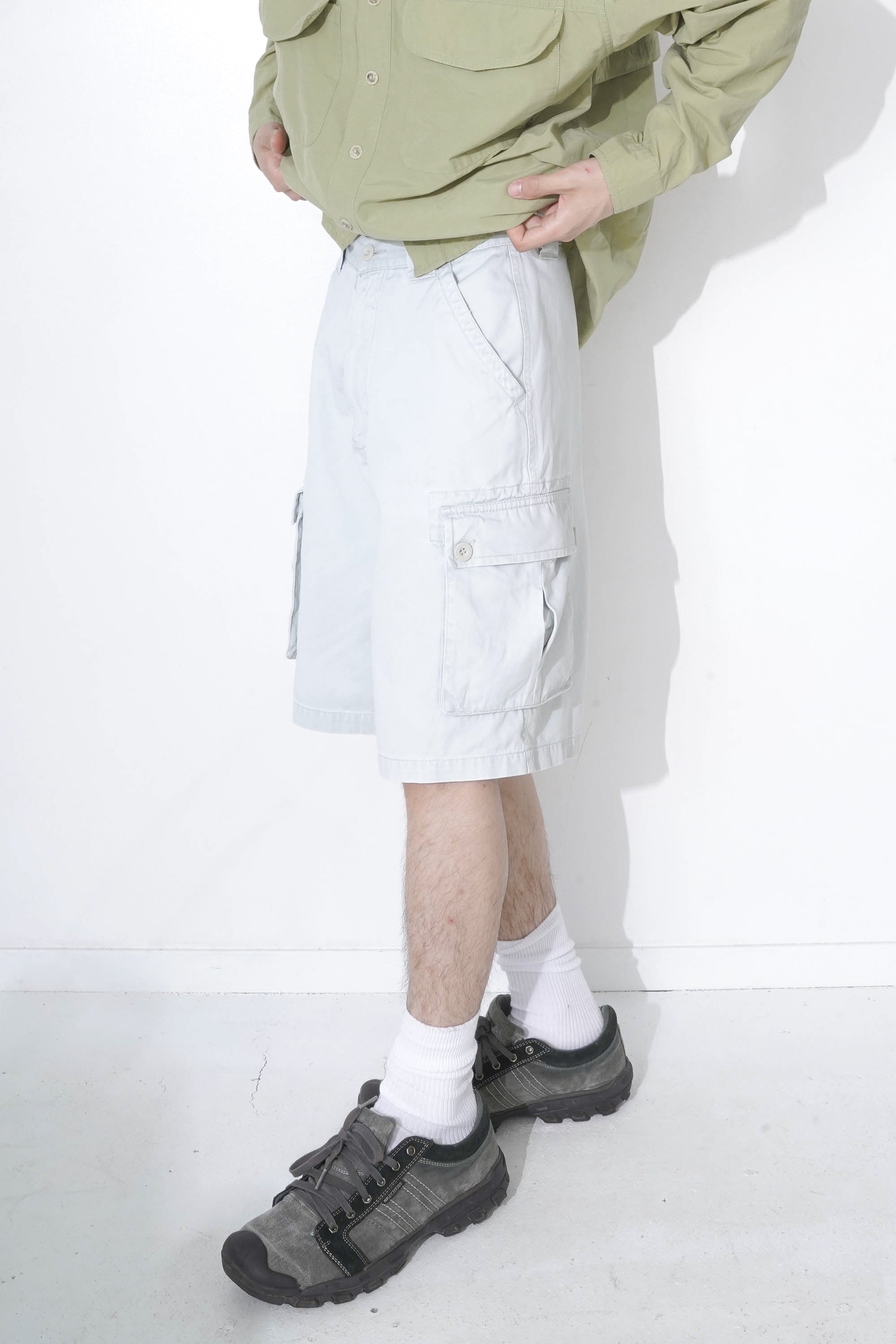 90S PLUGG CARGO SHORTS
