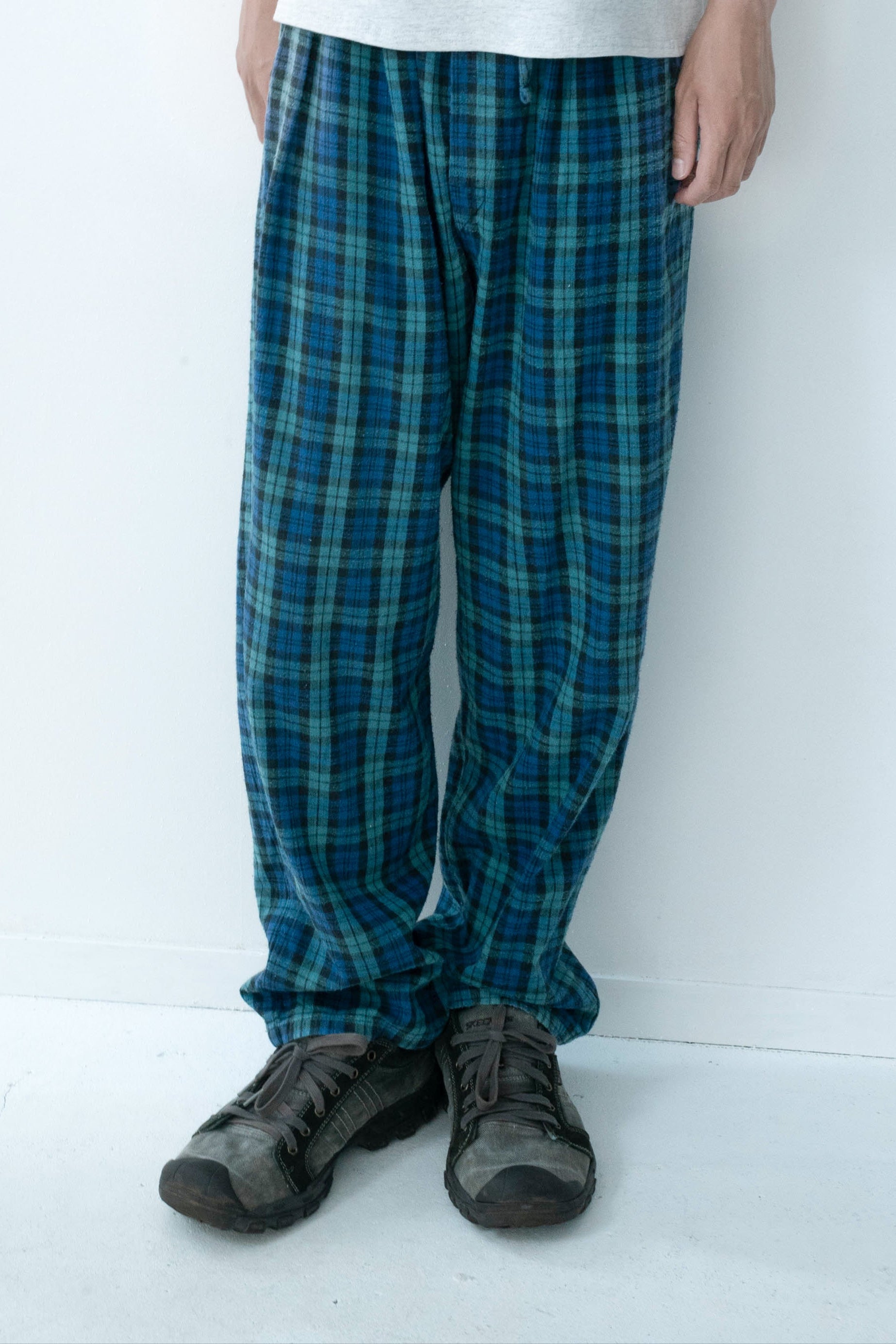 00S BOTTOMS OUT CHECKED PAJAMA PANTS