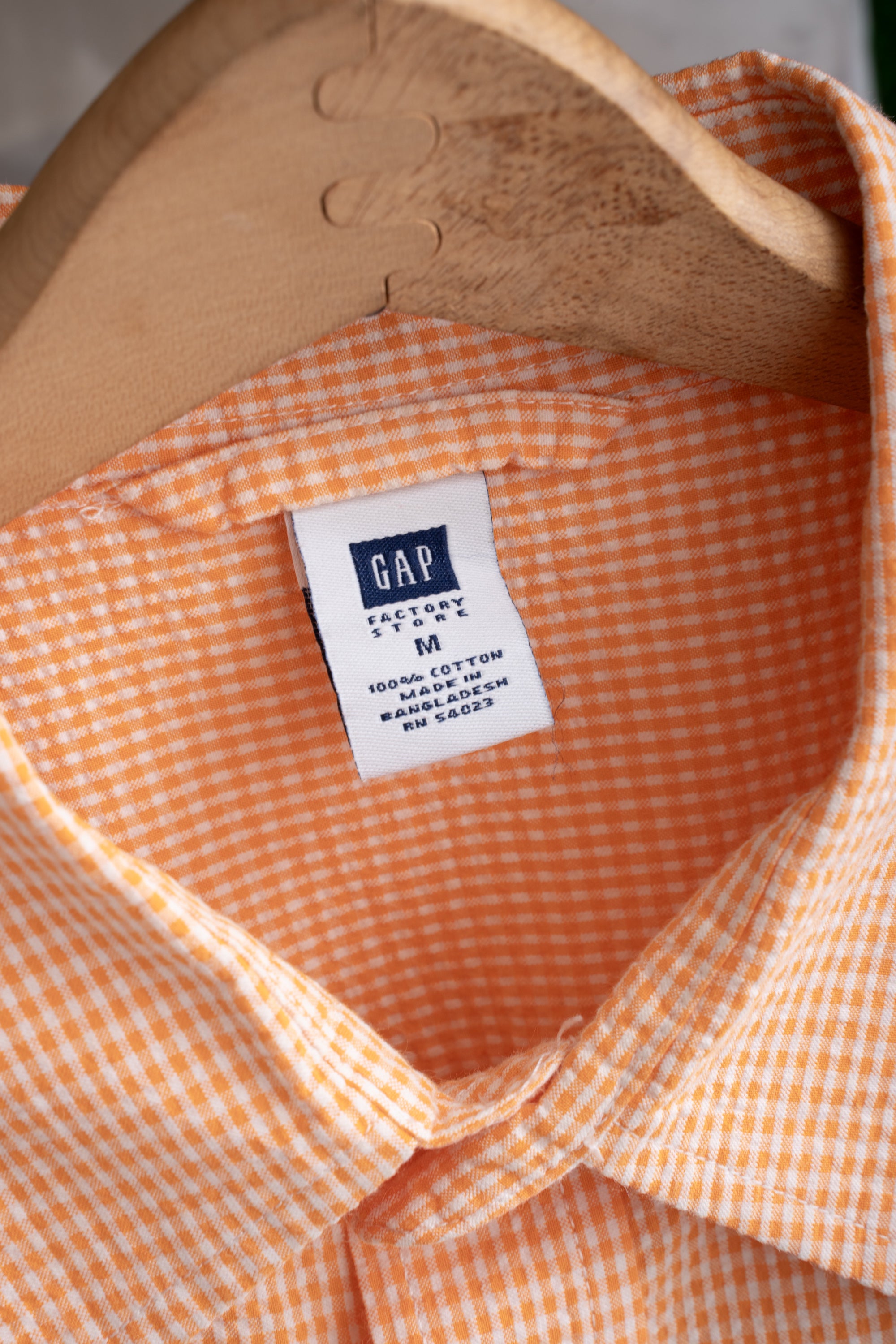 00S GAP CHECKED SEERSUCKER SHIRT