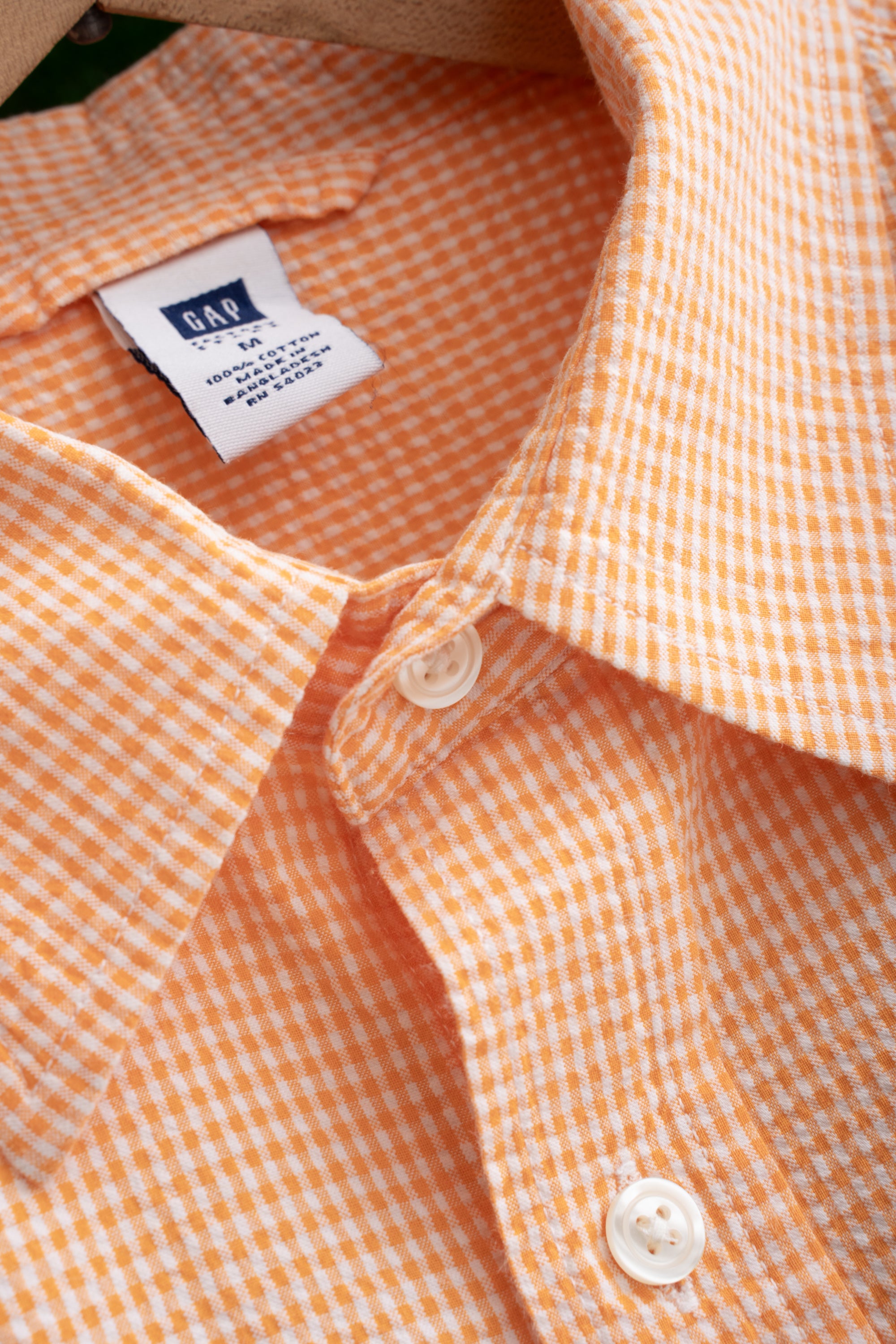 00S GAP CHECKED SEERSUCKER SHIRT