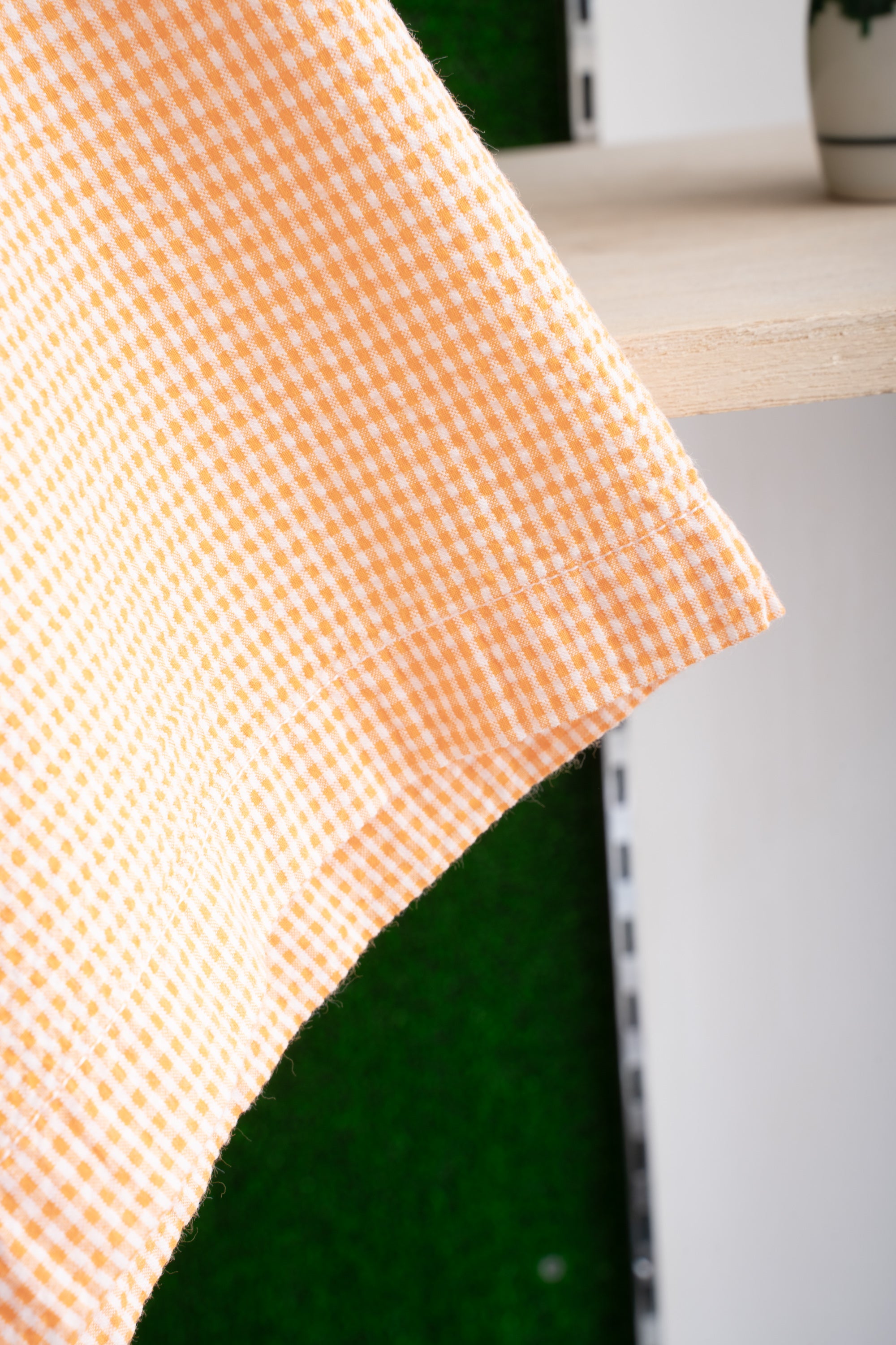 00S GAP CHECKED SEERSUCKER SHIRT