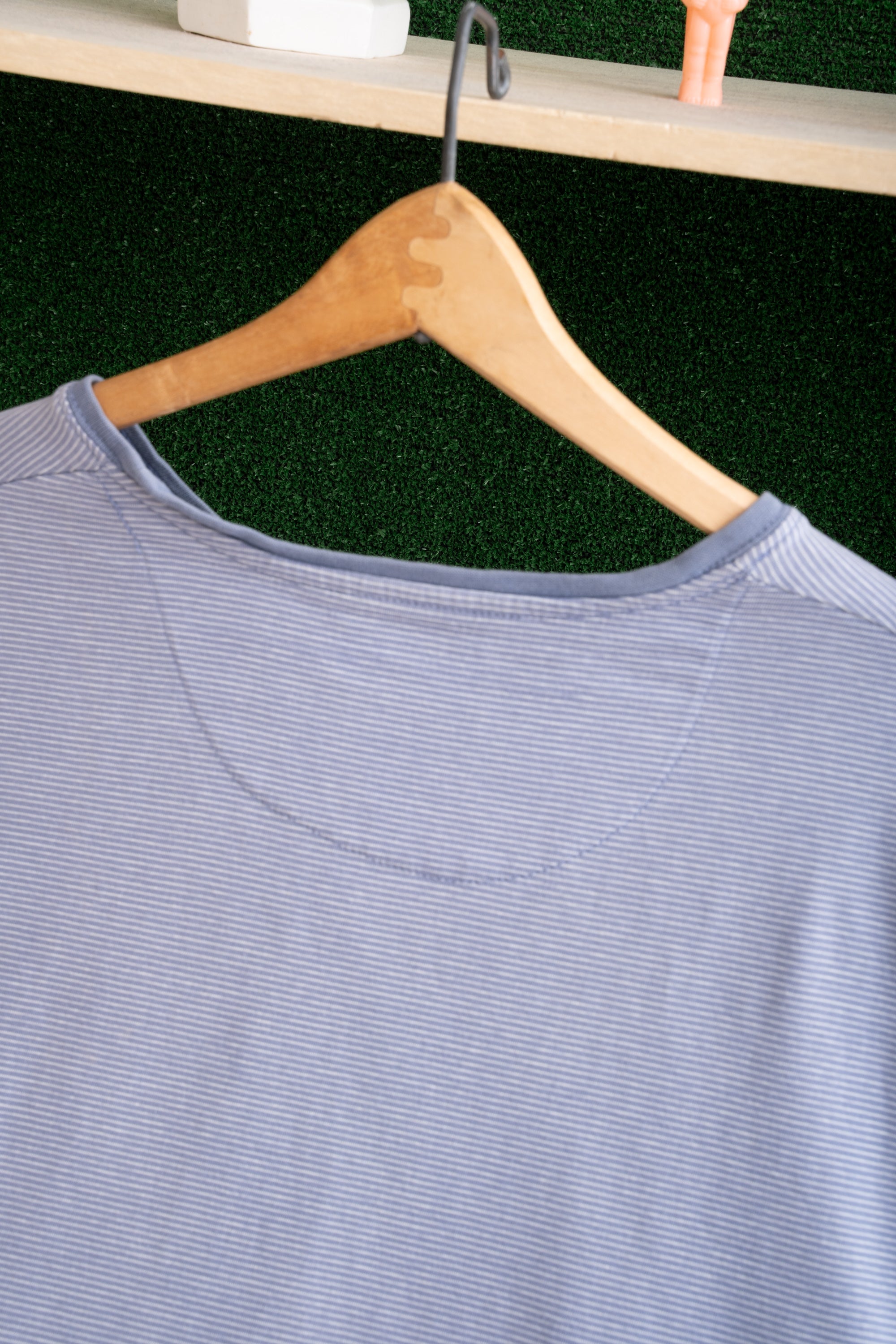 90~00S MAJESTIC STRIPED T-SHIRT