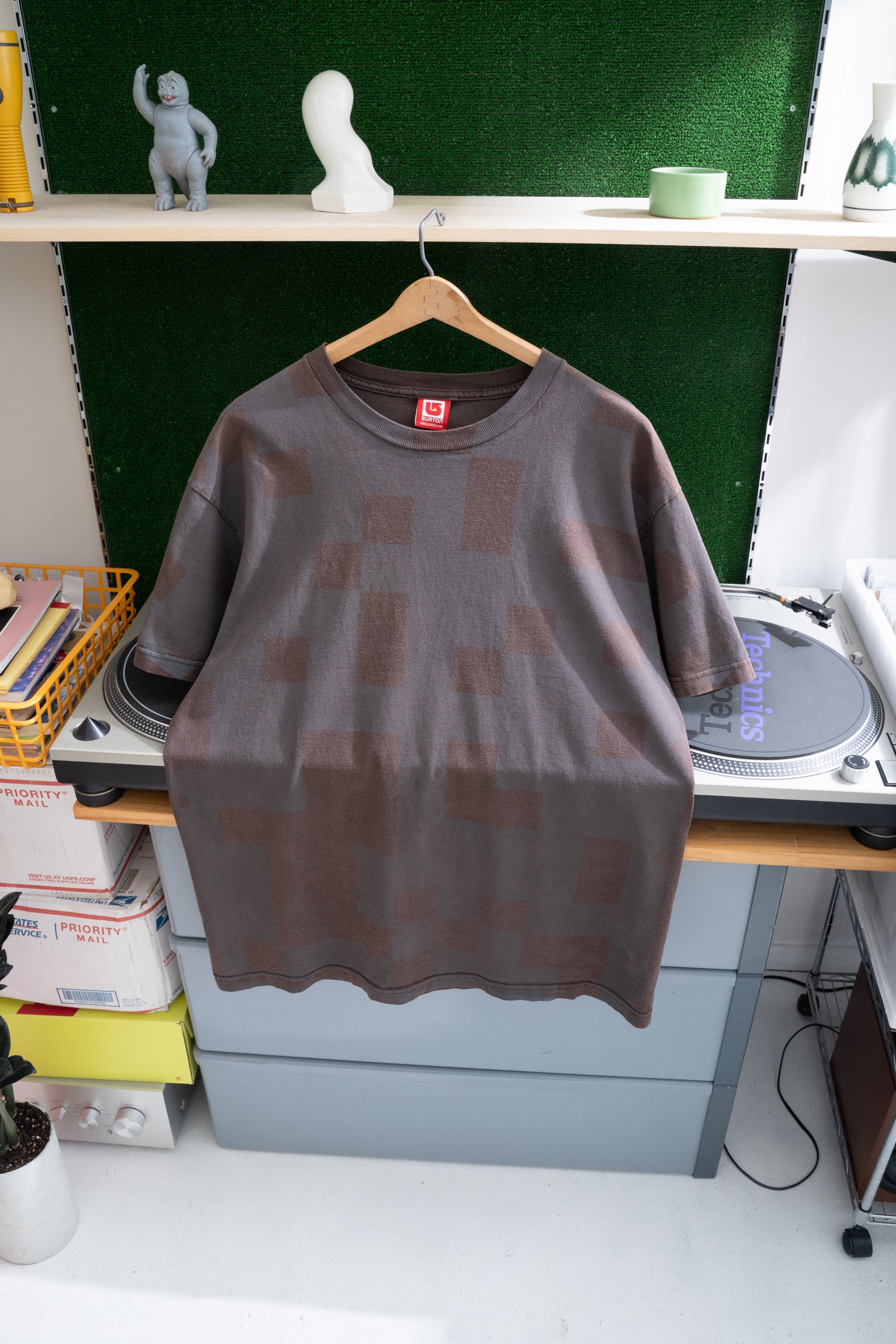 00S BURTON PATTERNED T-SHIRTS