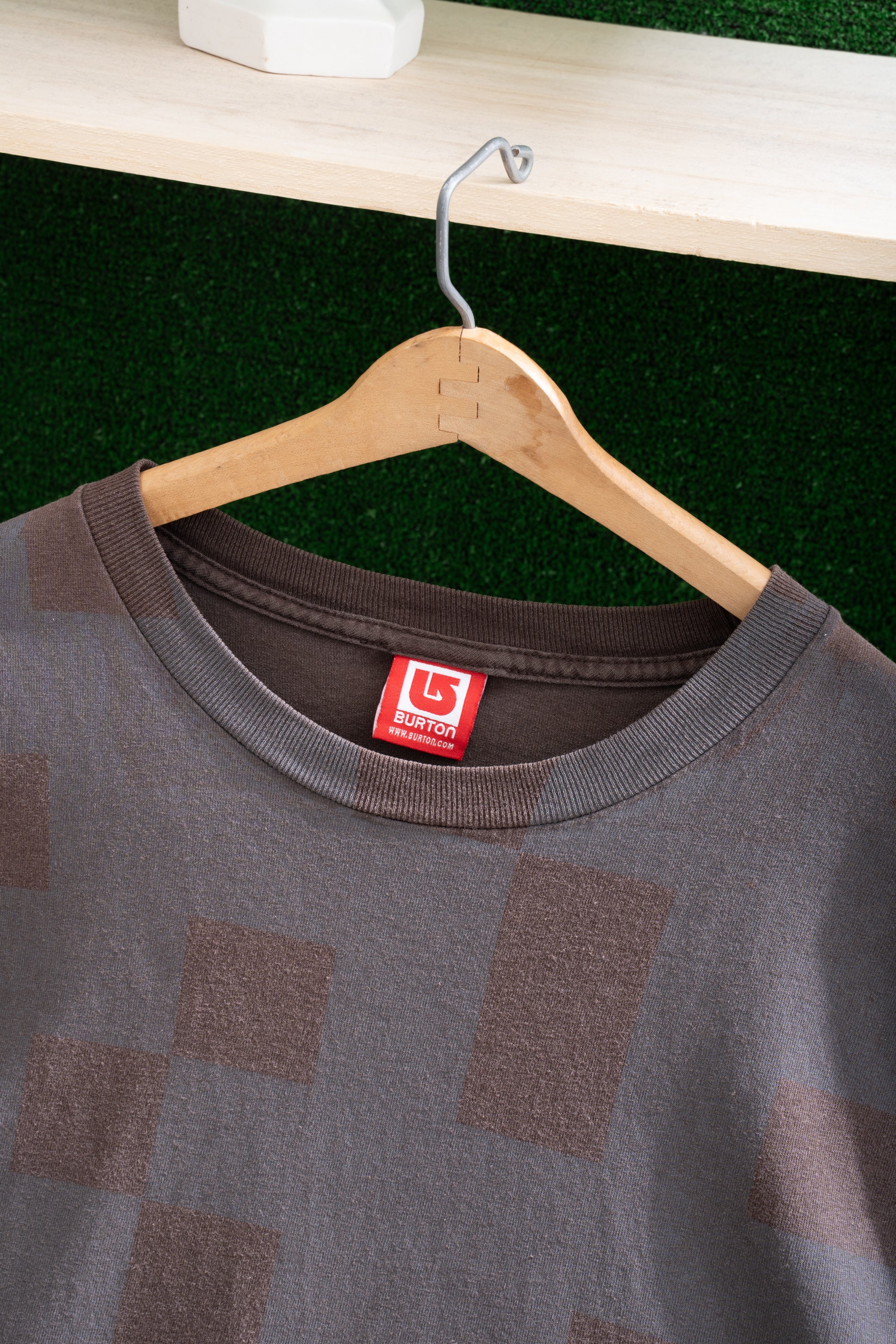 00S BURTON PATTERNED T-SHIRTS